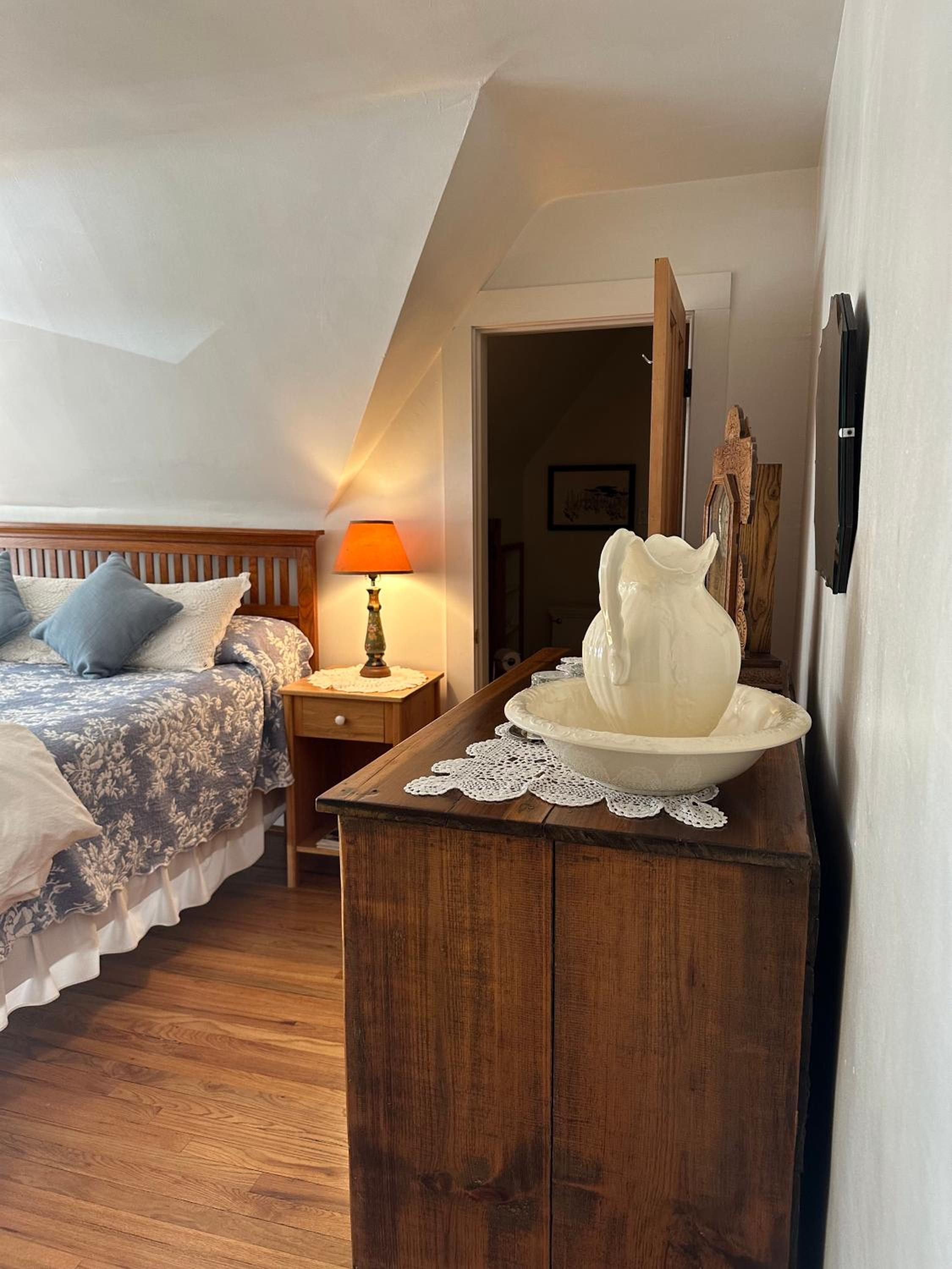 Deluxe Queen Room - Photo 2
