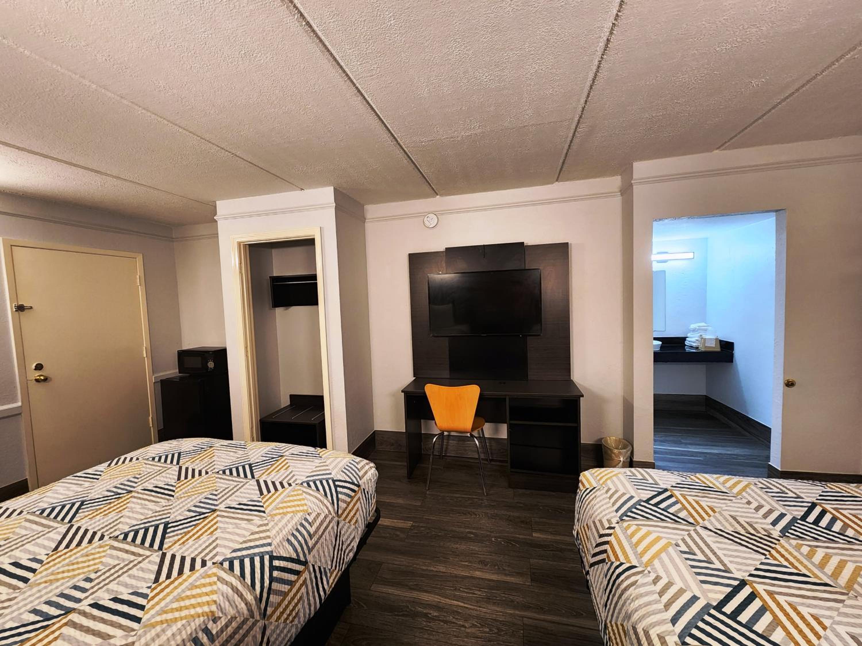 2 Full Beds | Micfridge - Photo 1