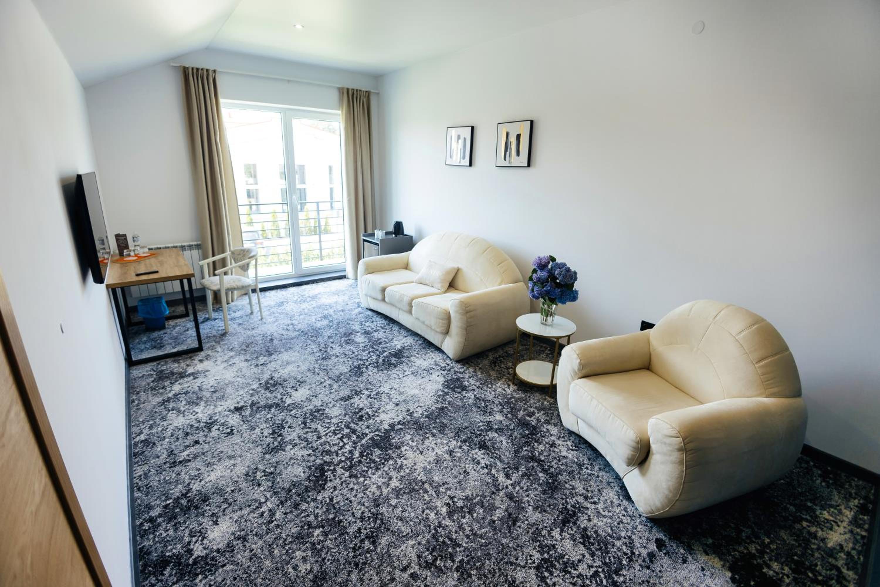 Suite with Balcony photo 2