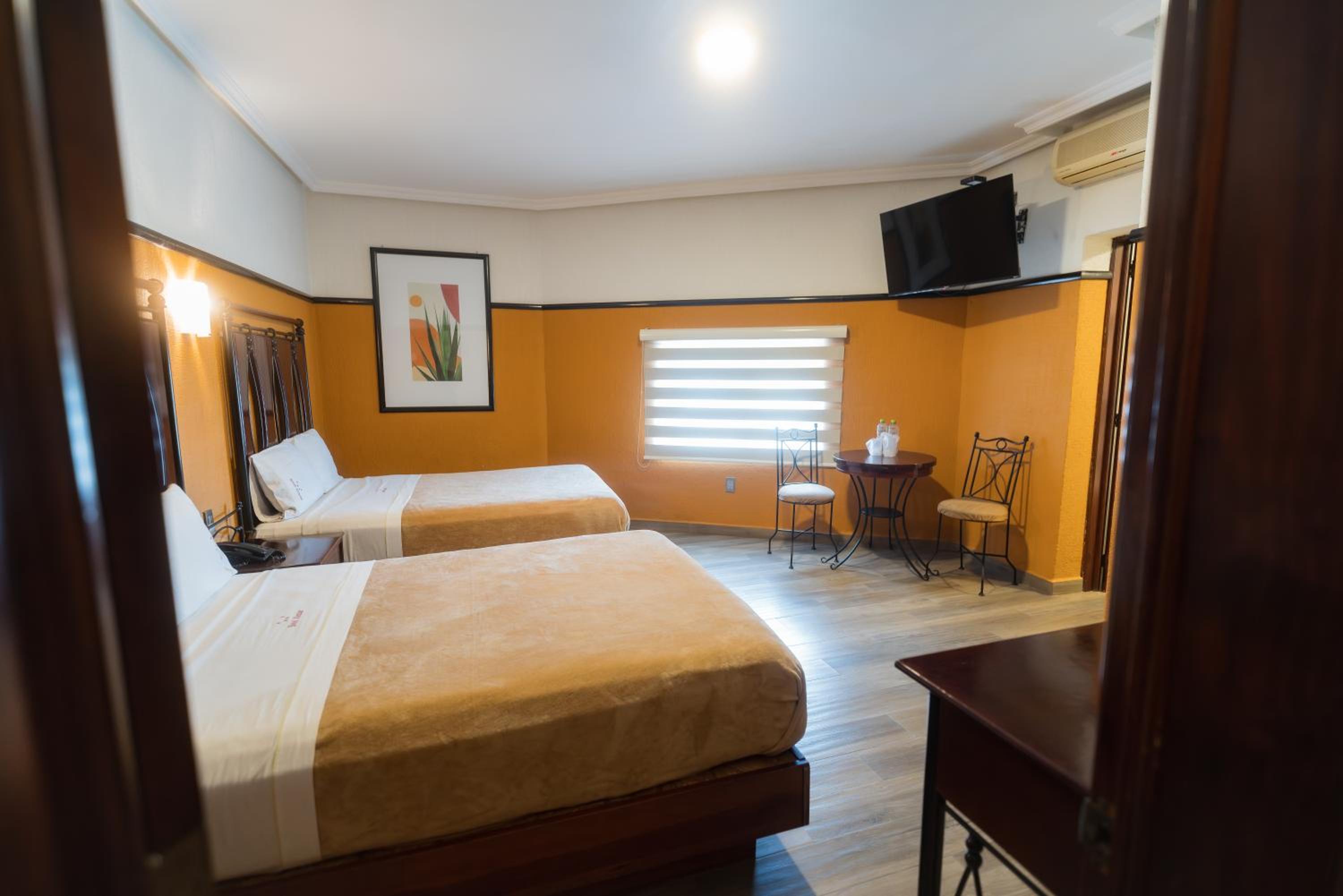 Double Room with Two Double Beds - Photo 50