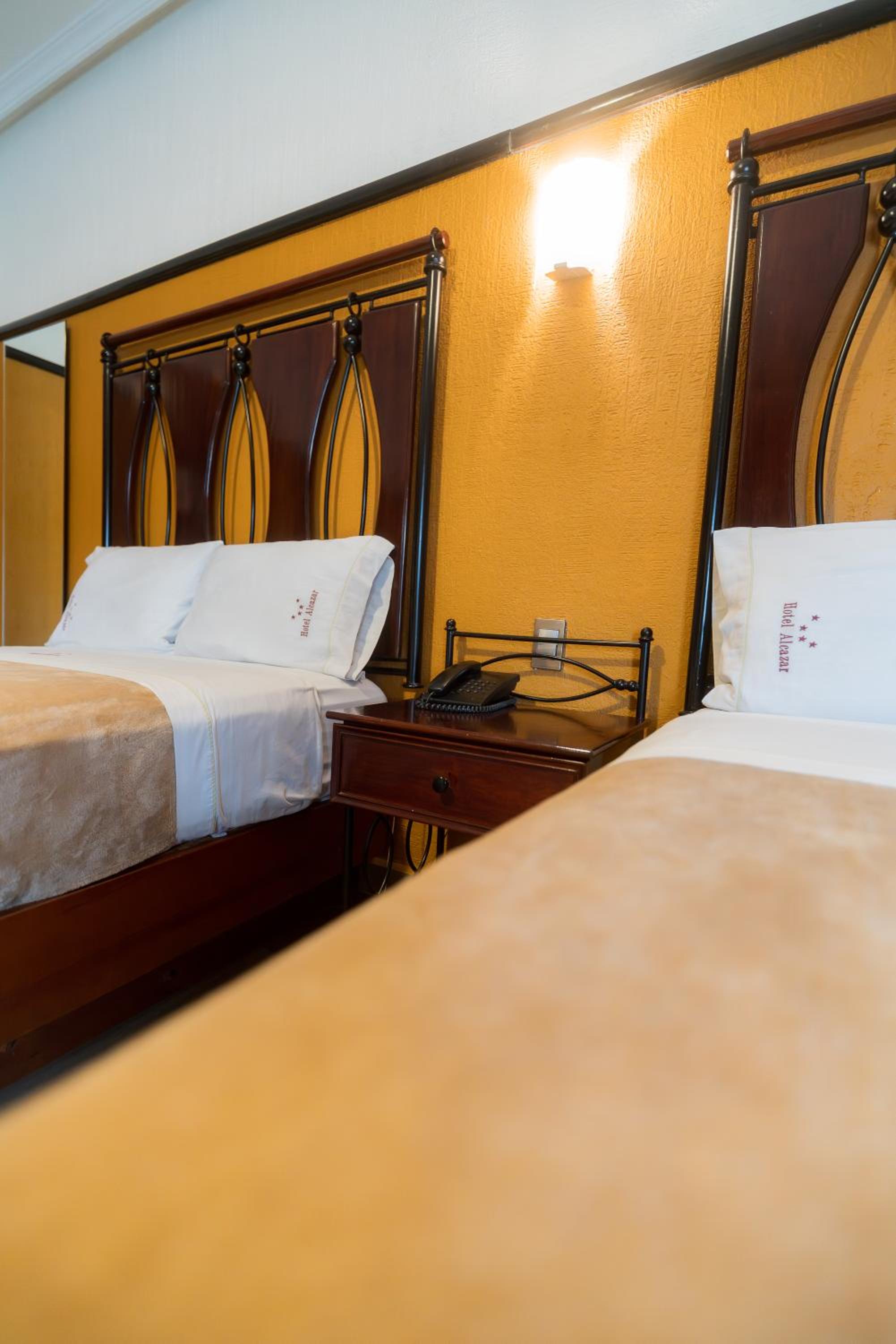 Double Room with Two Double Beds - Photo 42