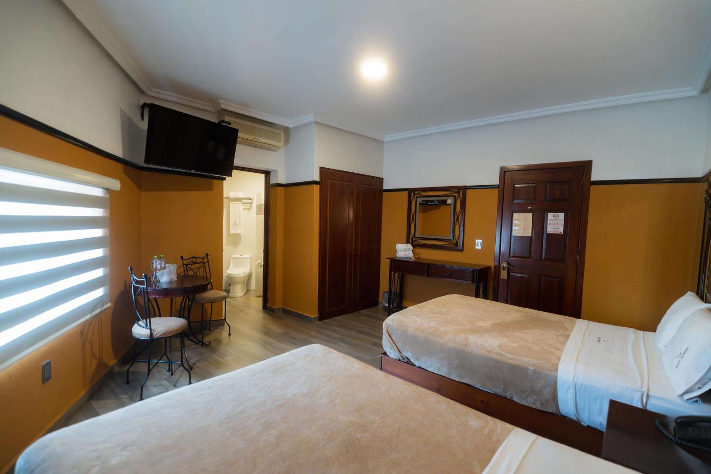 Double Room with Two Double Beds - Photo 39