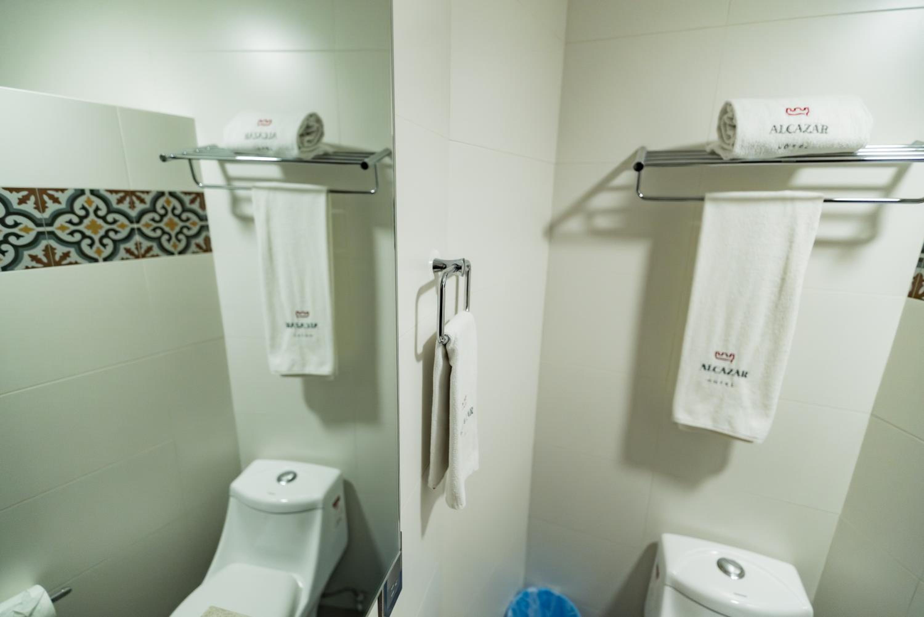 Queen Room - Photo 10
