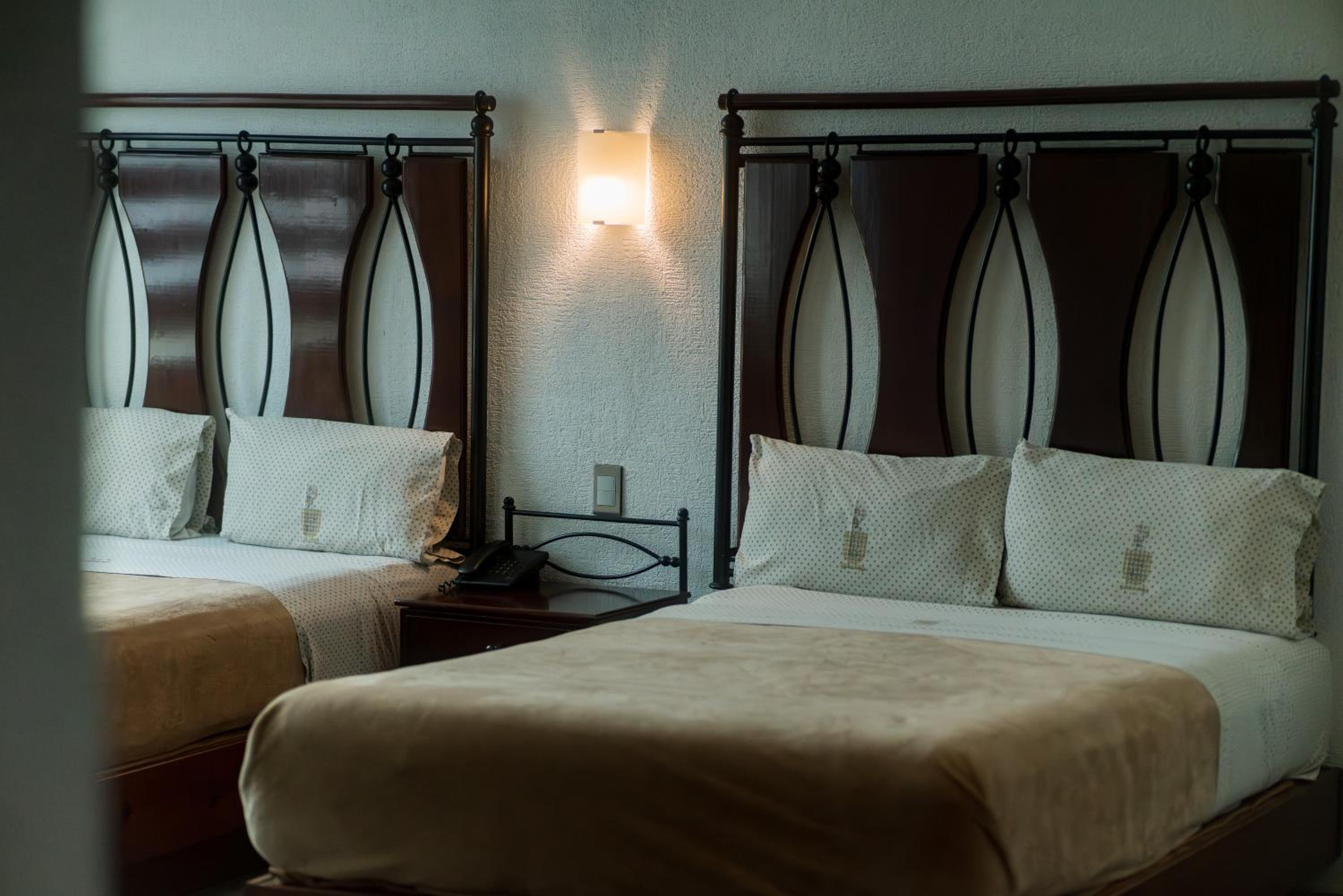 Double Room with Two Double Beds - Photo 36