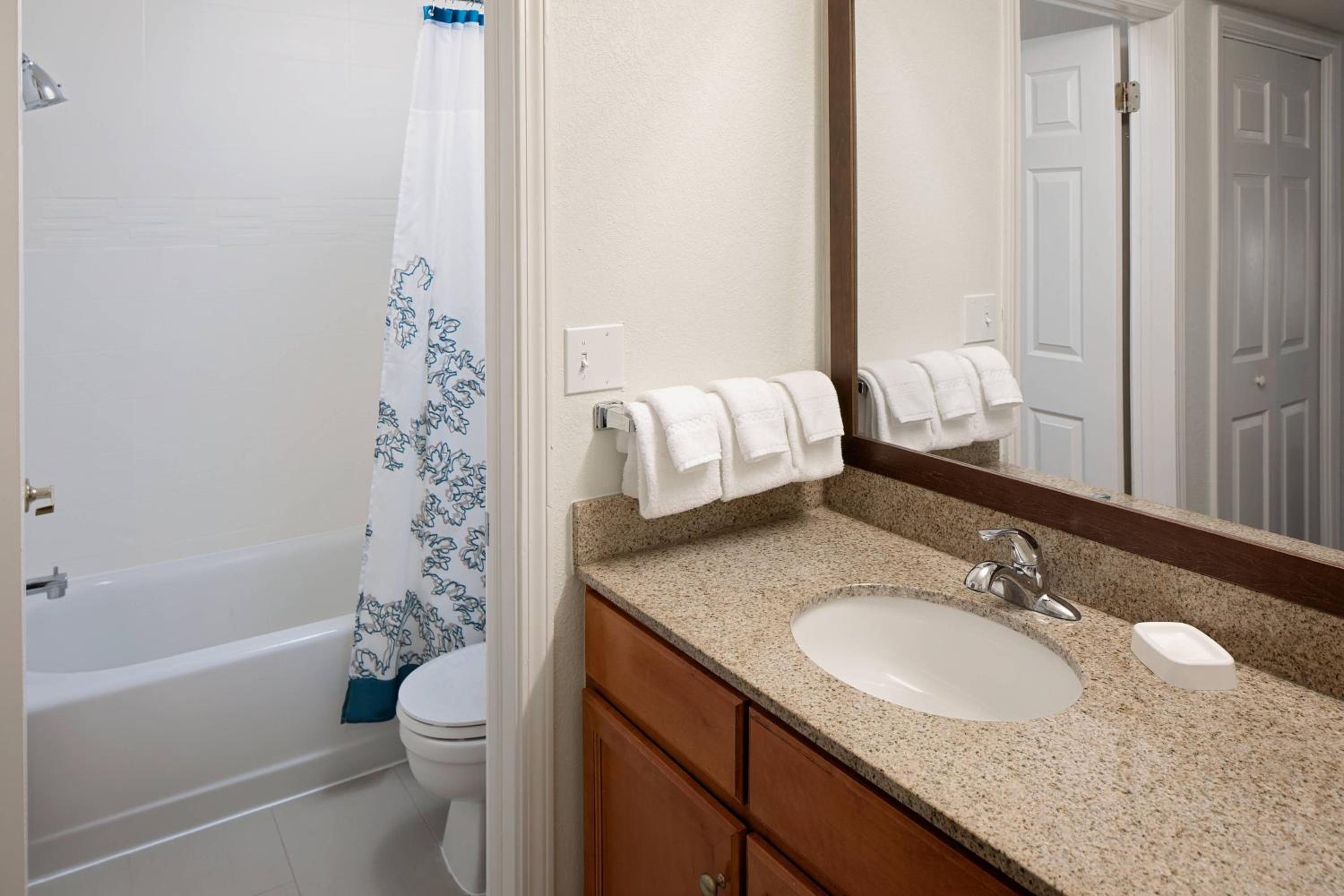 Two-Bedroom Suite photo 2