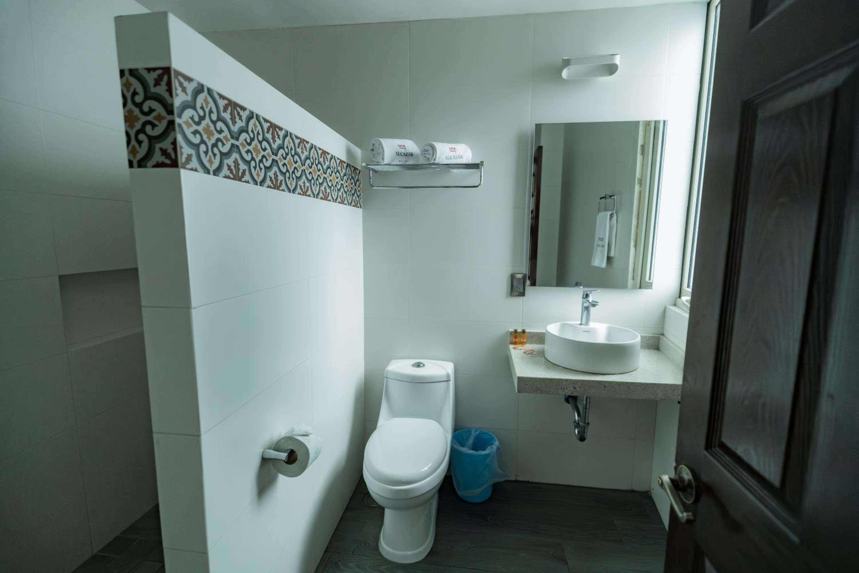Queen Room - Photo 8