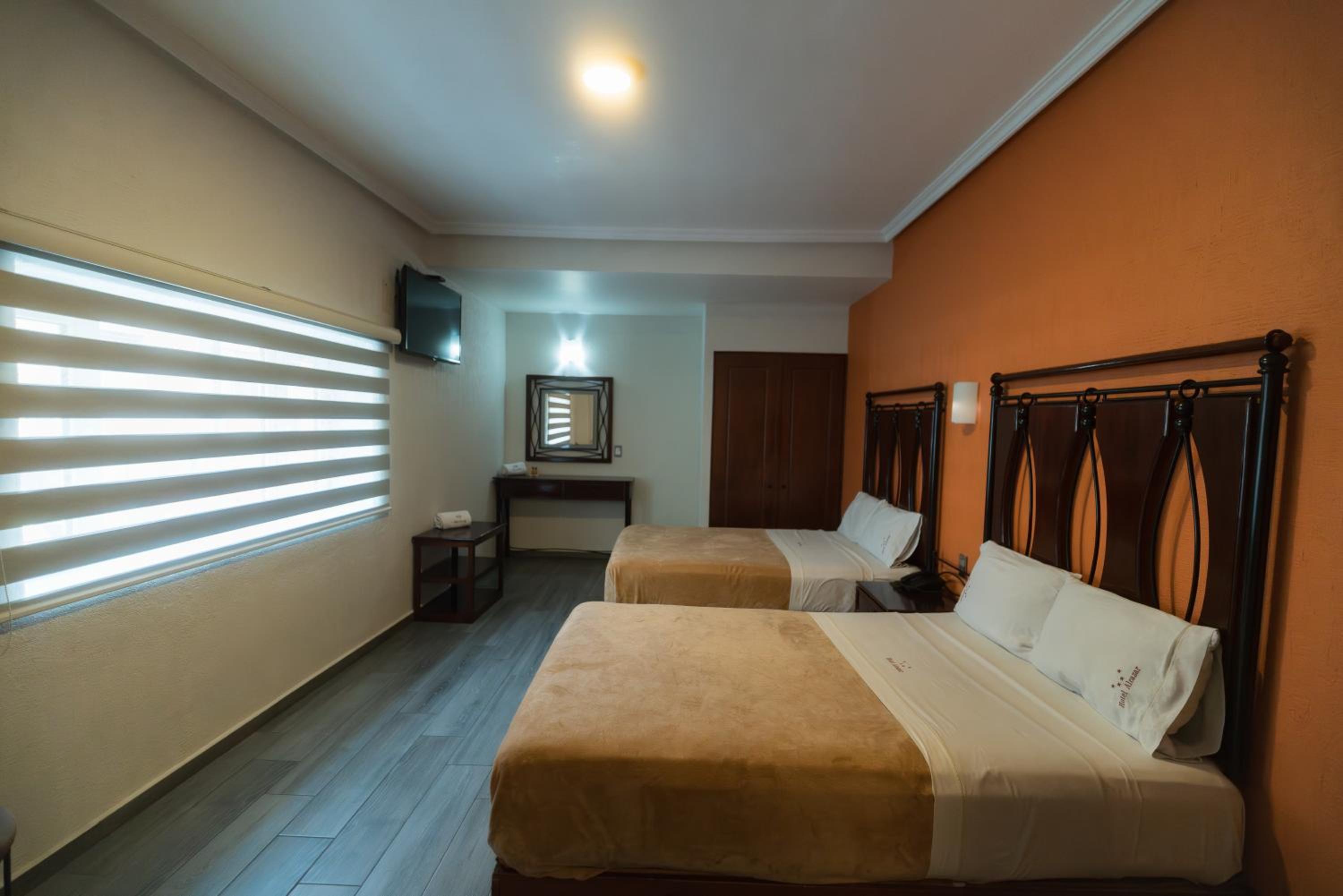 Double Room with Two Double Beds - Photo 29