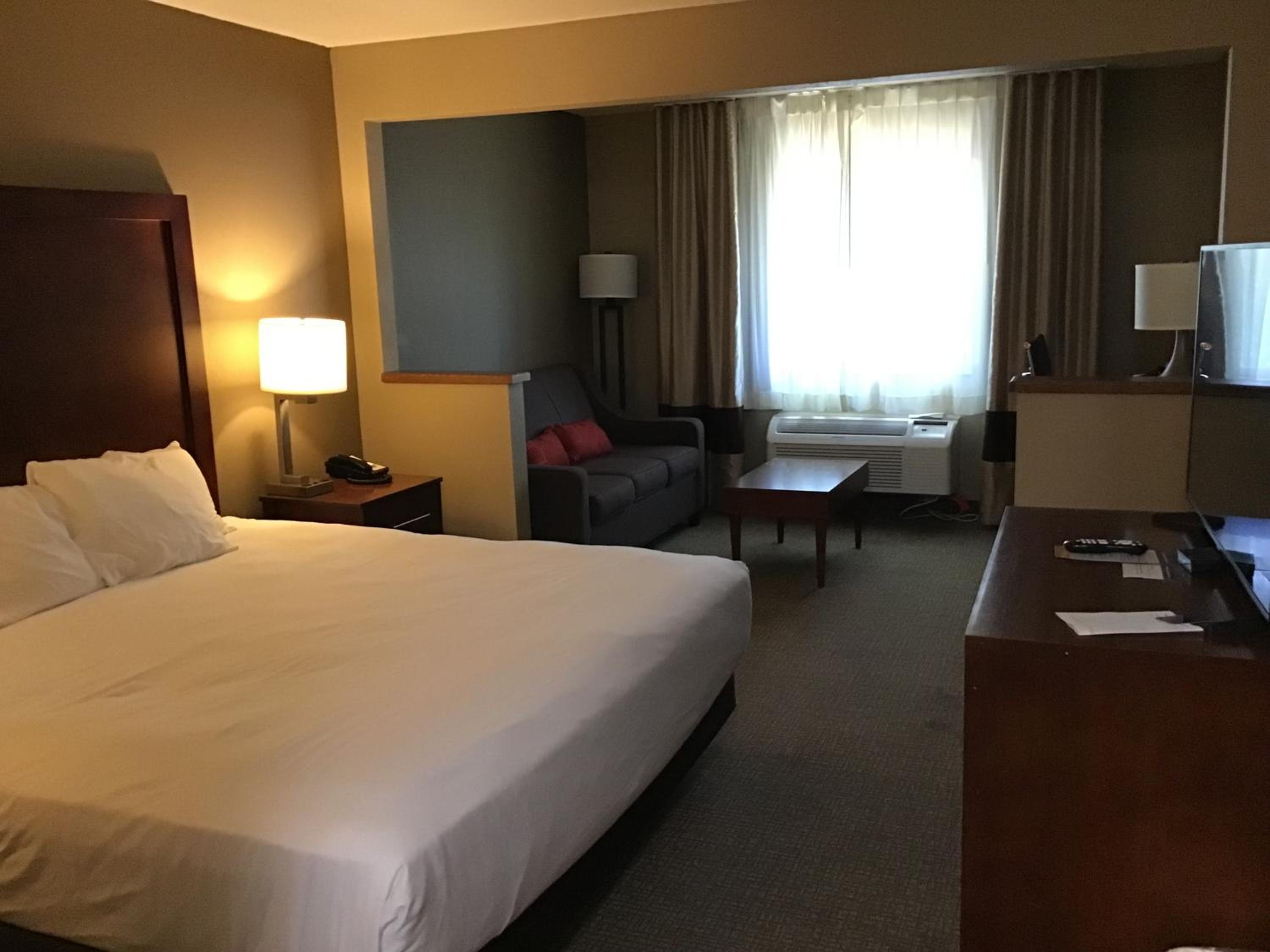 King Room - Non Smoking - Photo 1