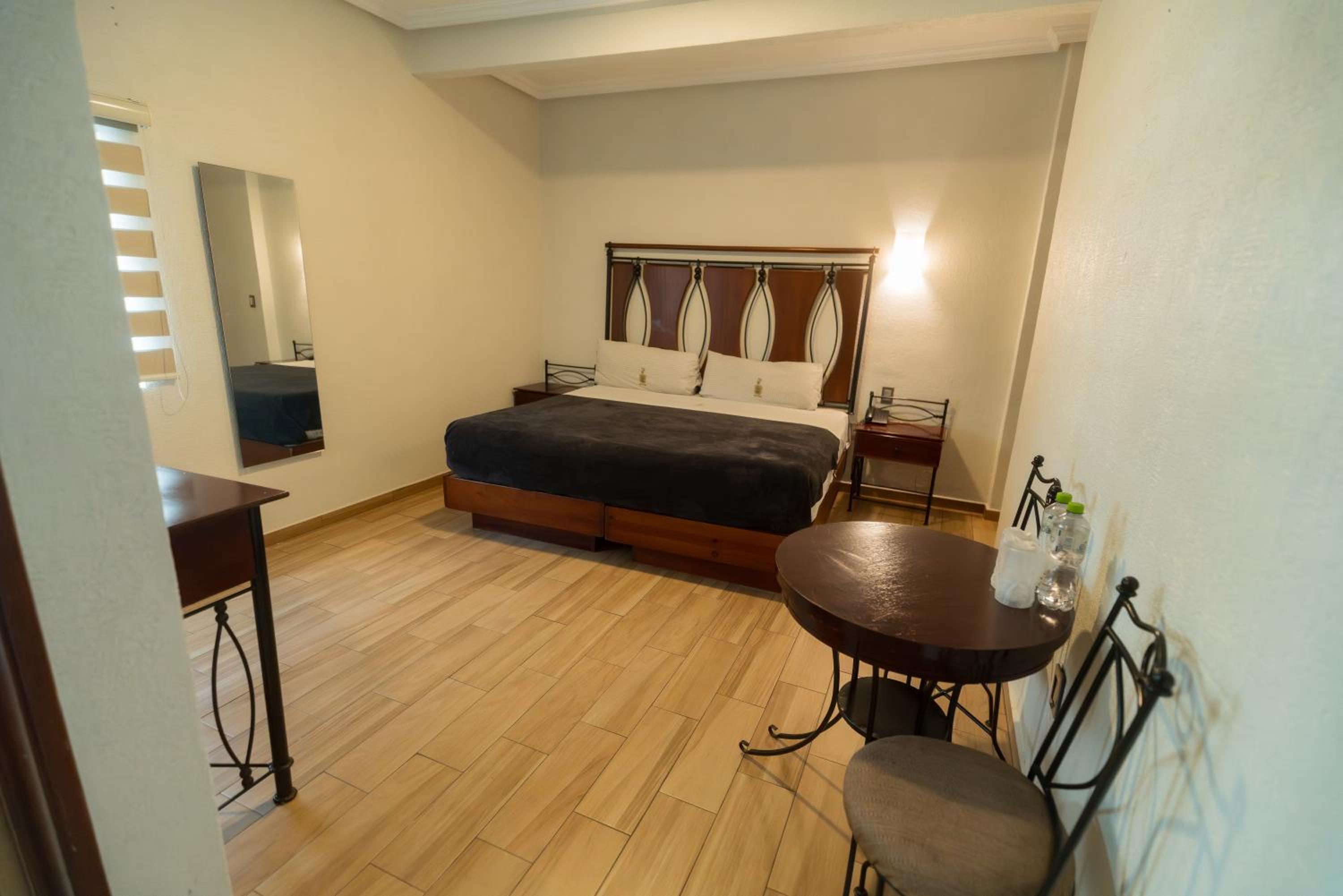 Queen Room - Photo 1