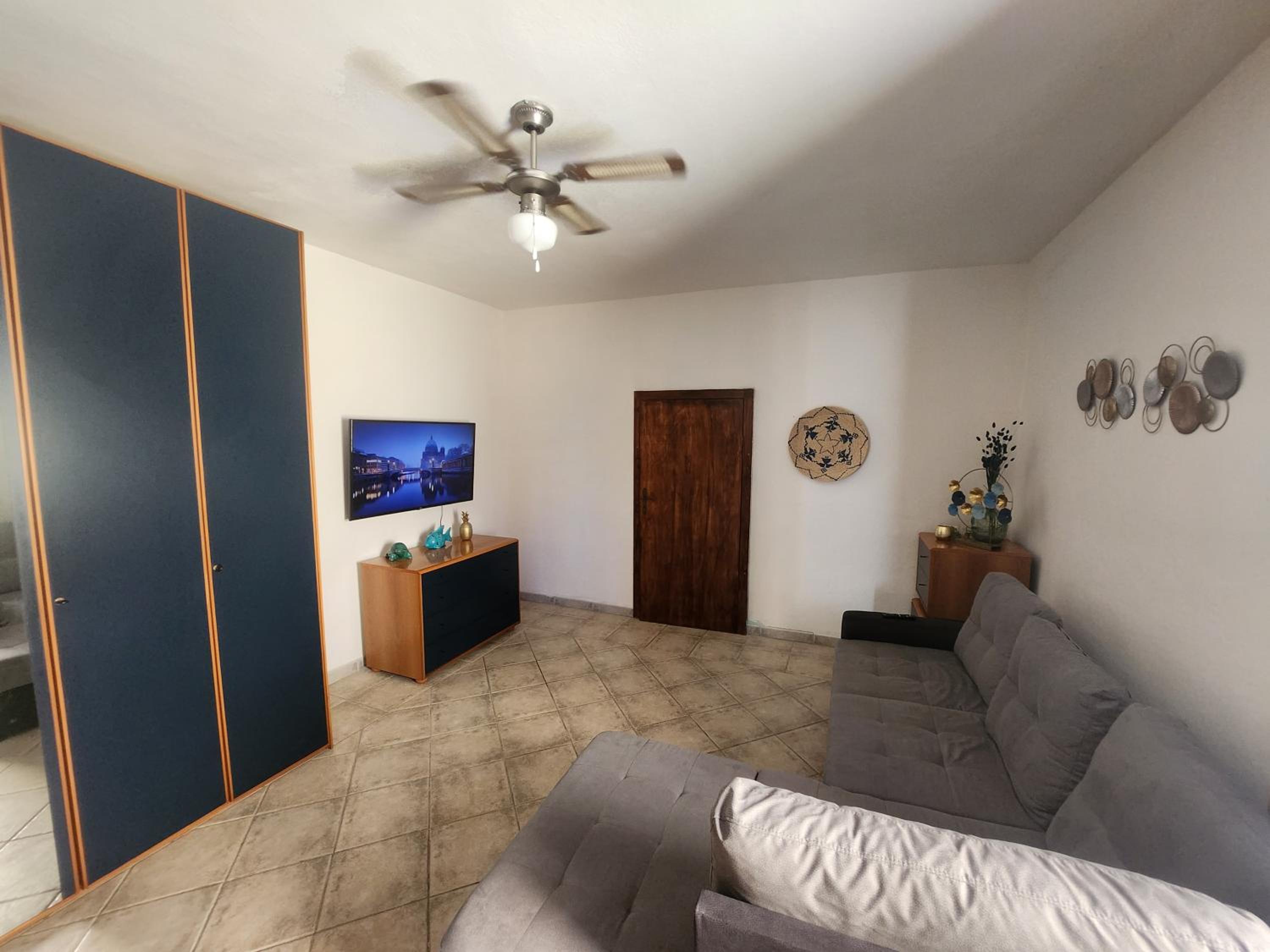 One-Bedroom House photo 1