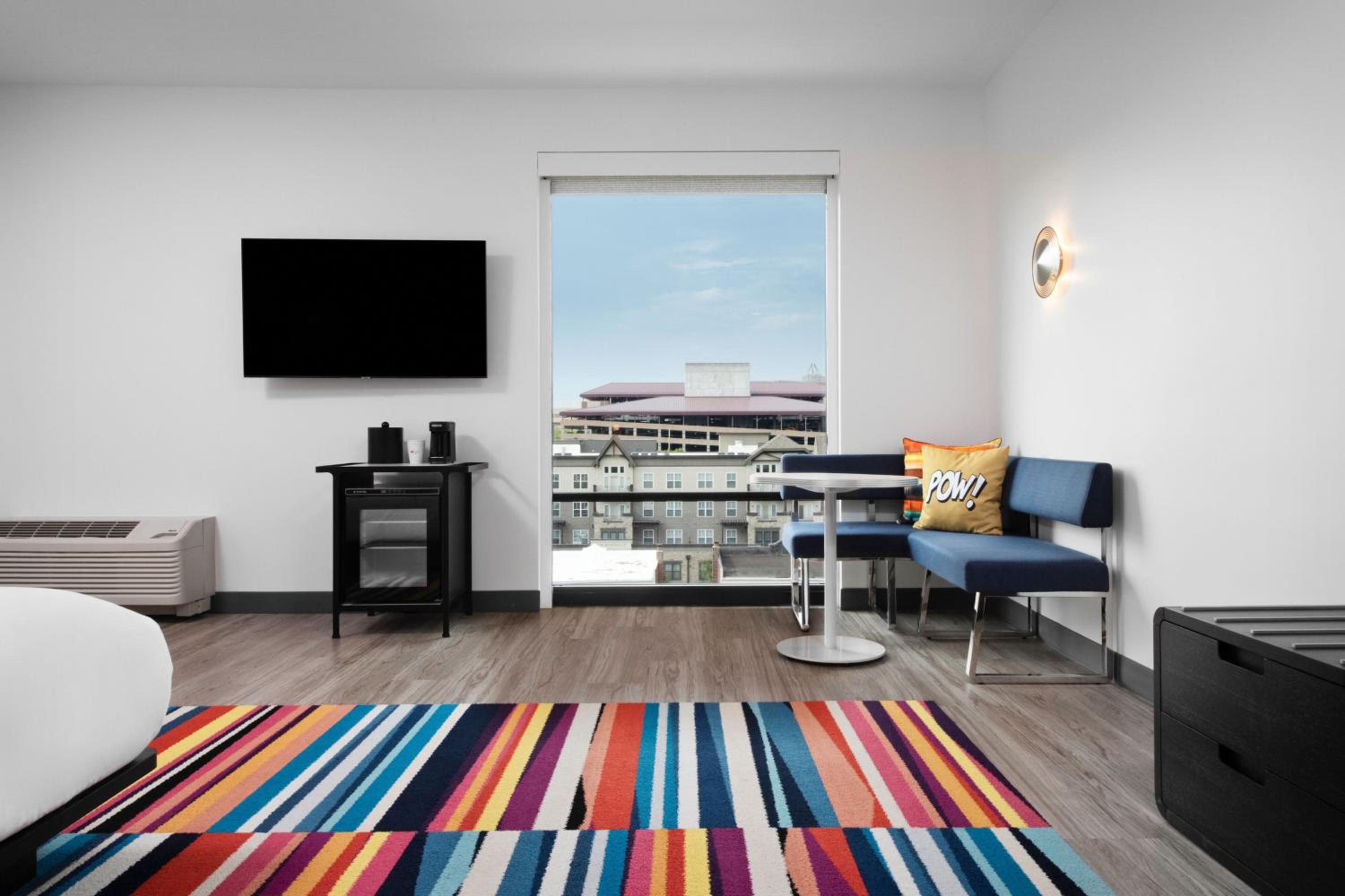 King Room - Hearing Accessible - Photo 2