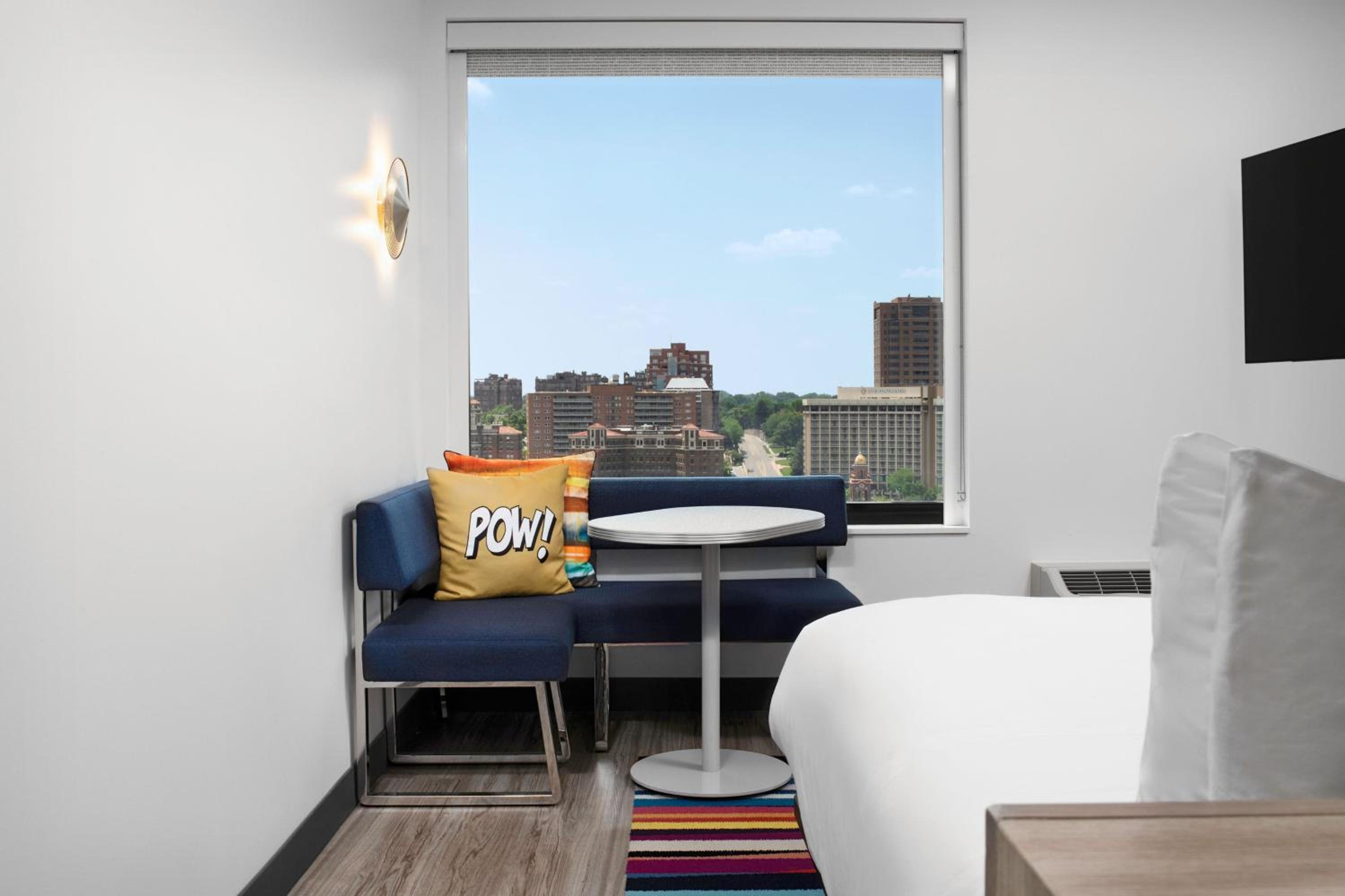 Urban King Room - Photo 2