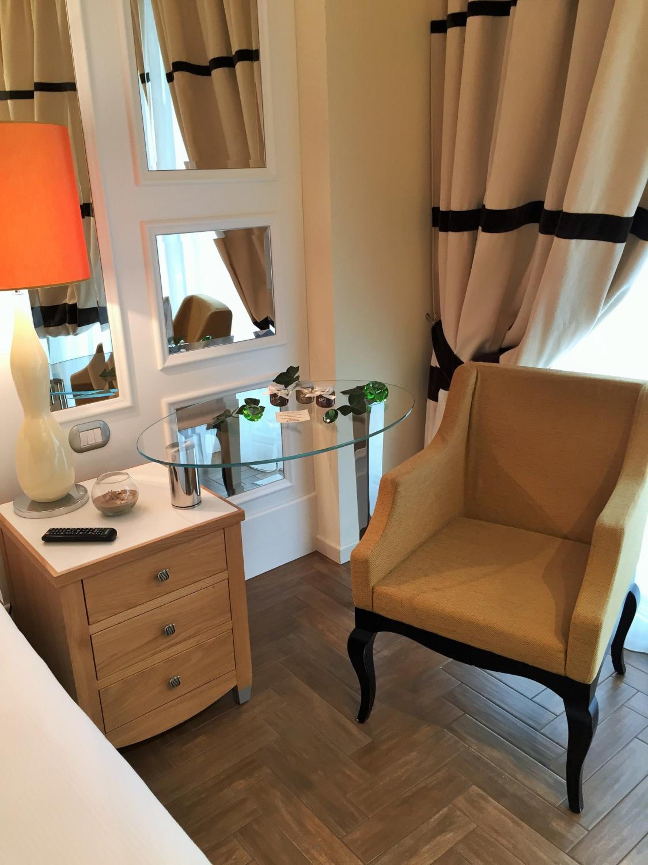 Superior Double with Balcony - Photo 12
