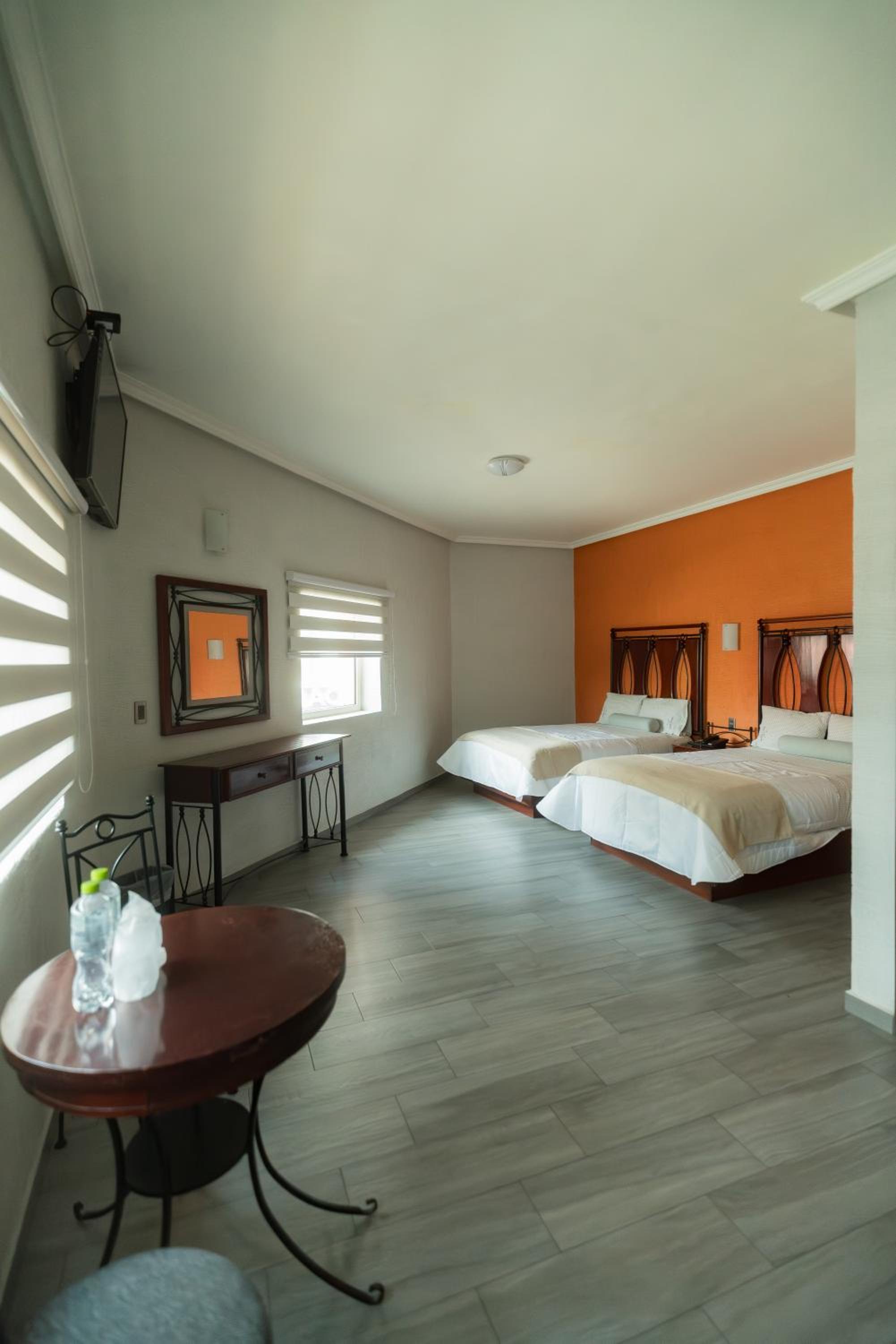 Double Room with Two Double Beds - Photo 26