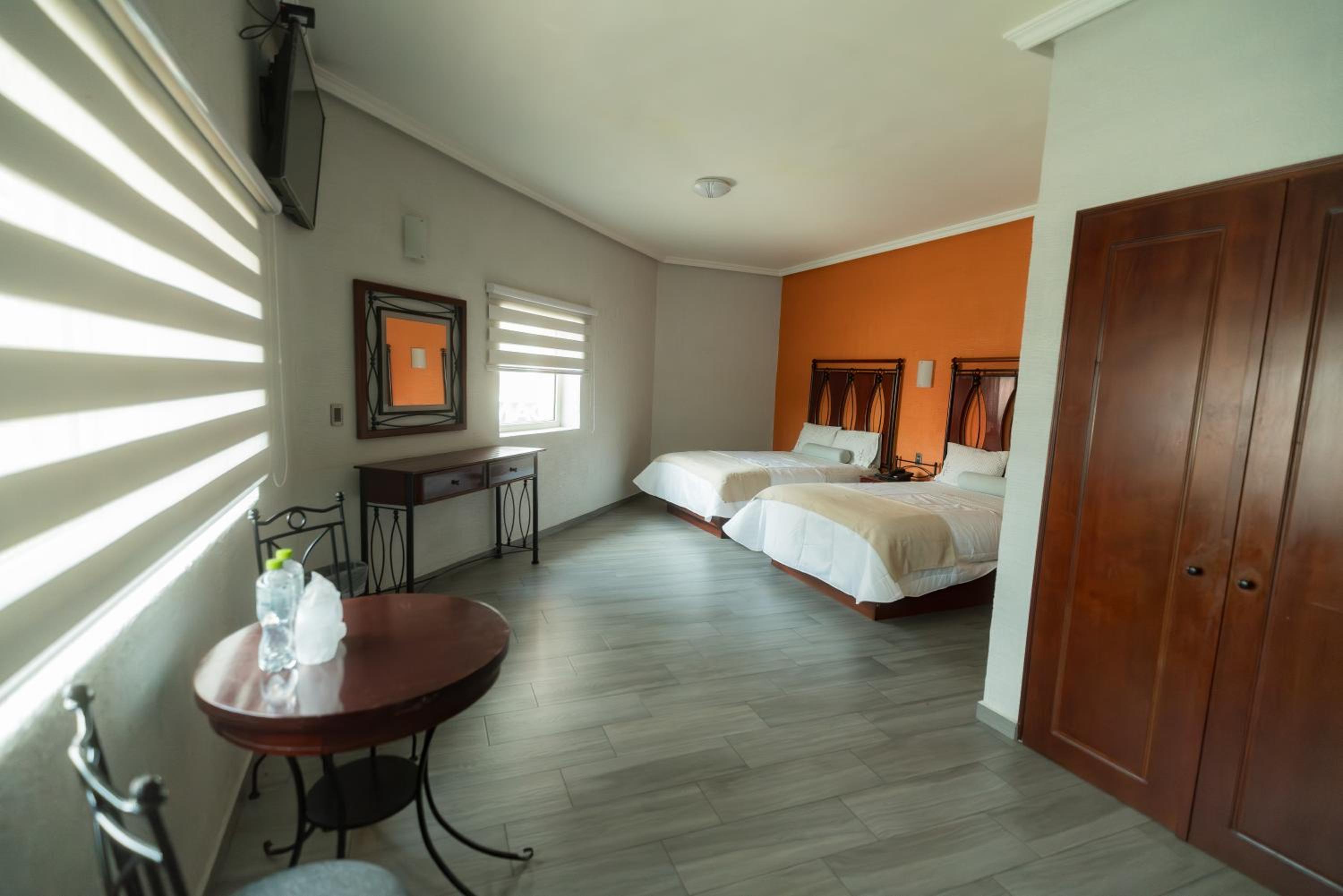 Double Room with Two Double Beds - Photo 51