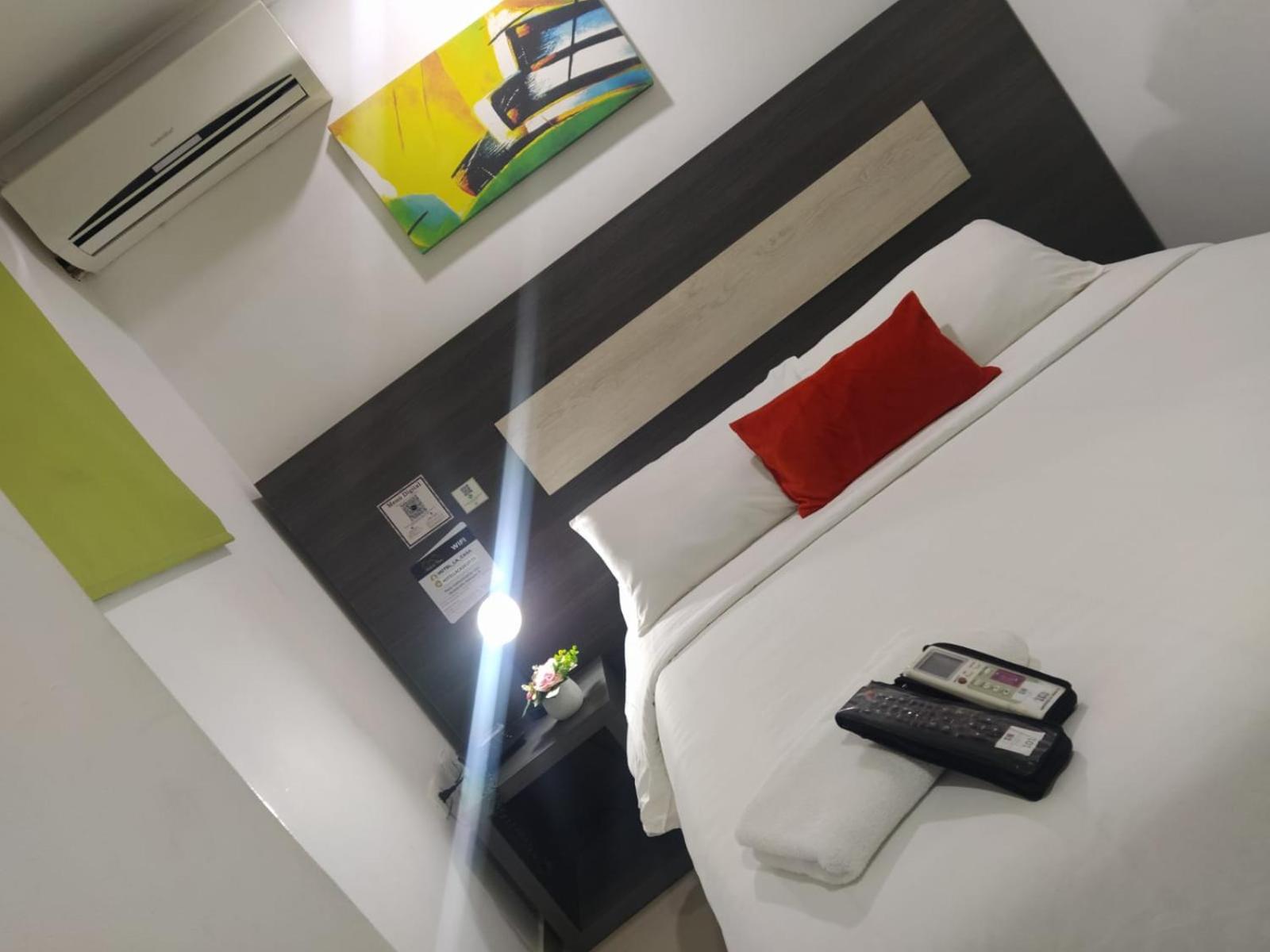 Budget Double Room photo 2
