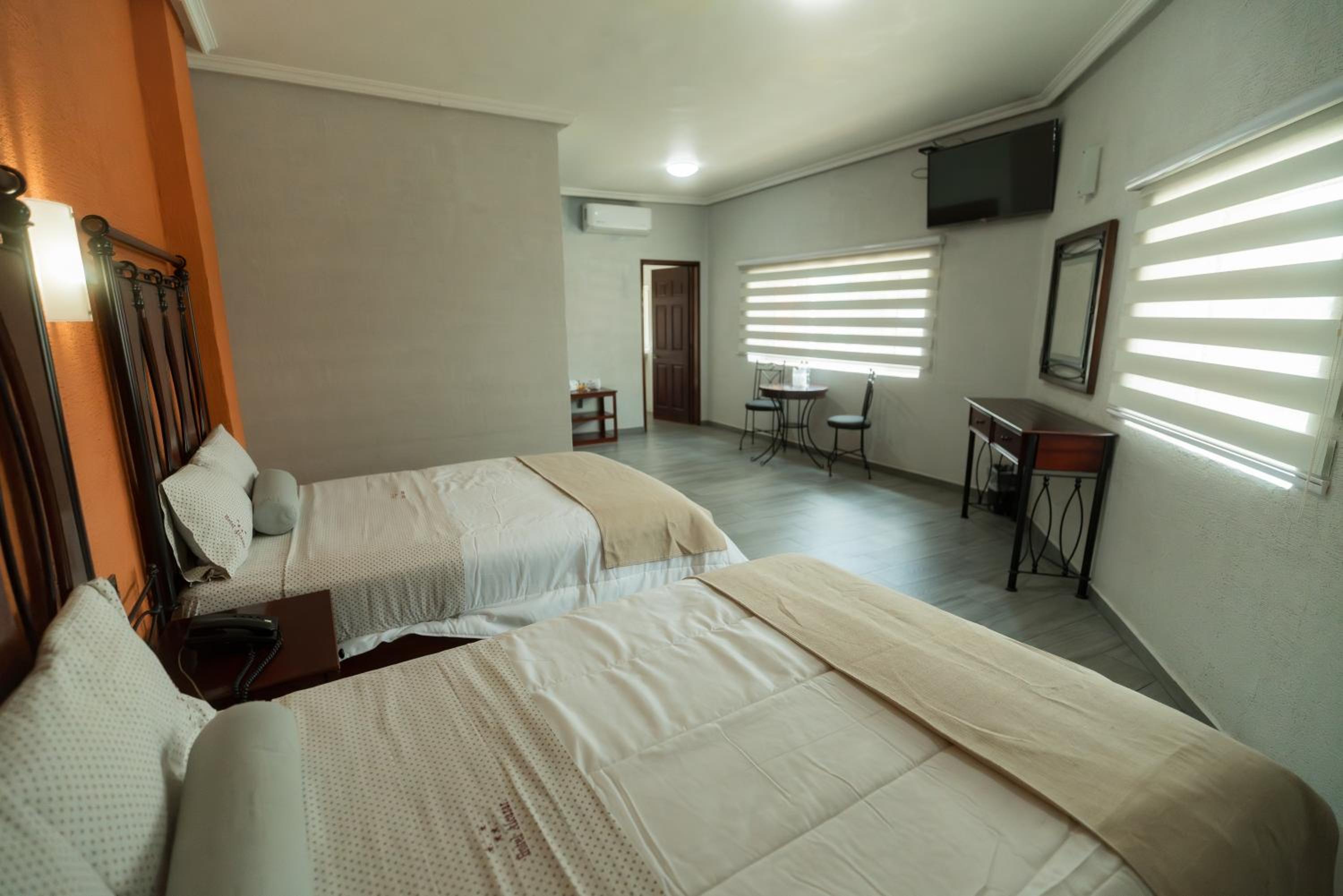 Double Room with Two Double Beds - Photo 24