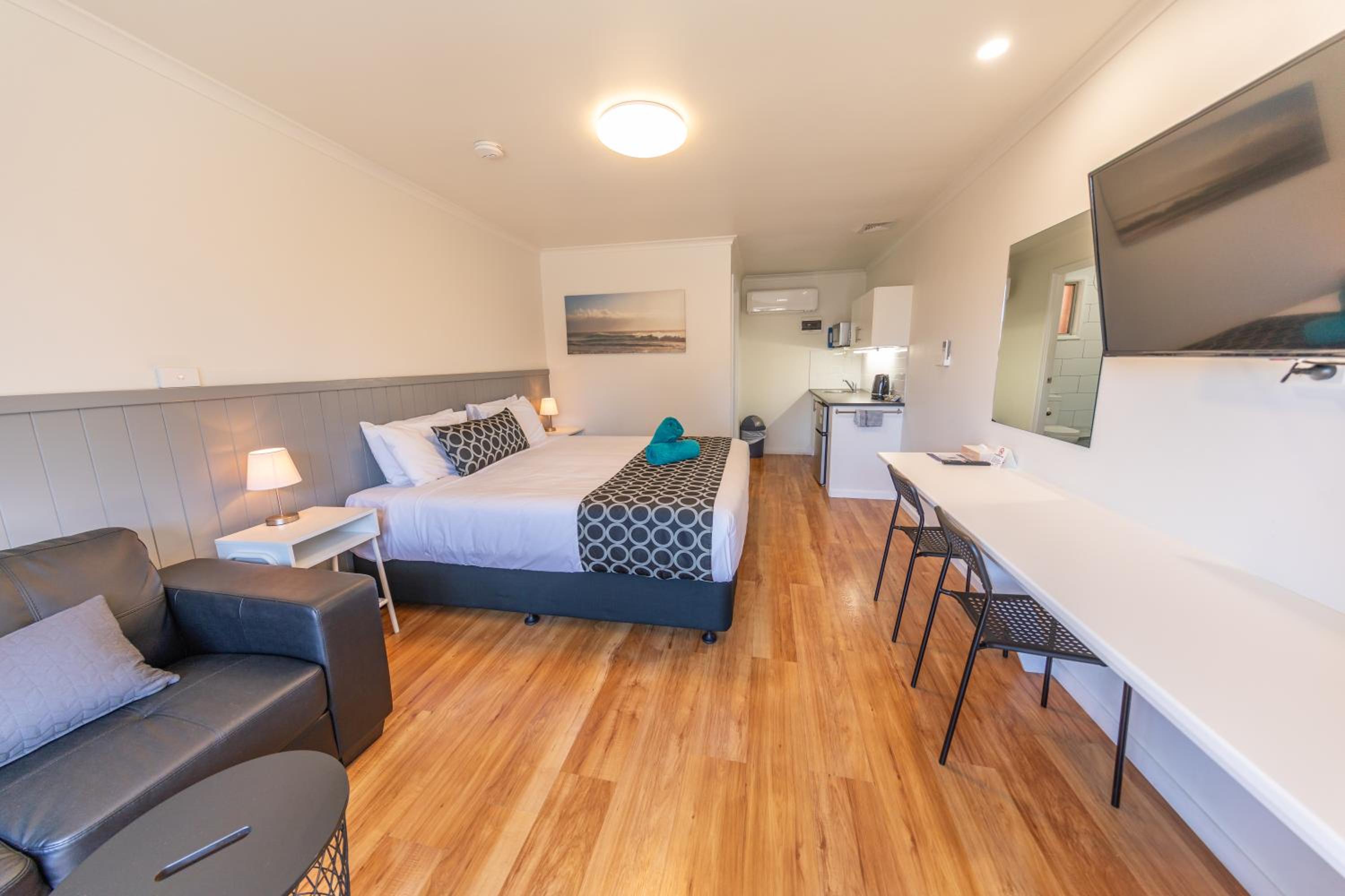 Deluxe King Room - Not Pet Friendly