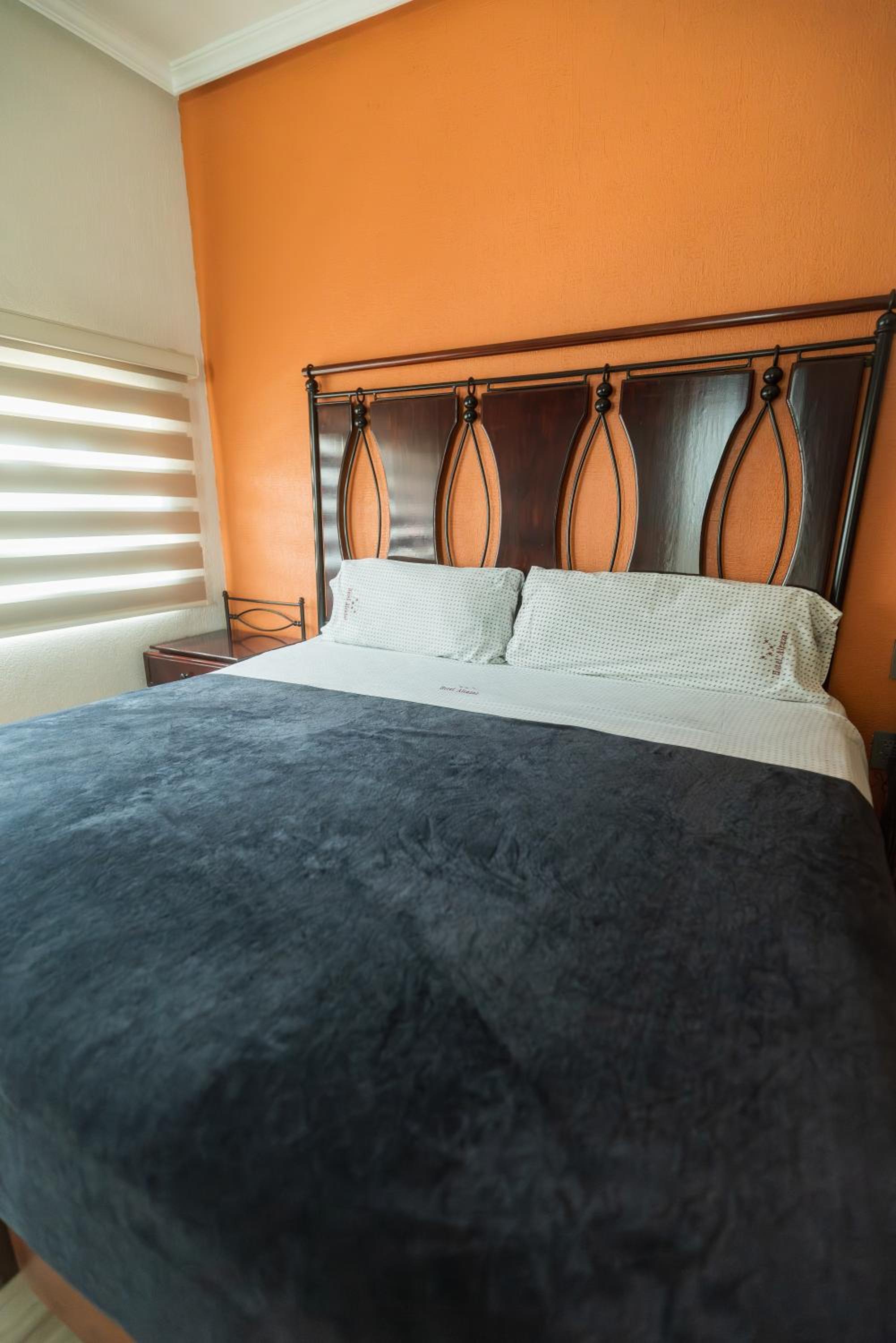 Queen Room - Photo 23
