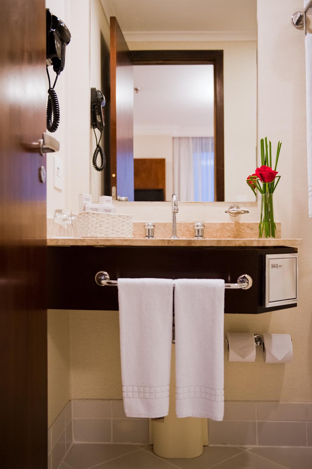 Deluxe Double Room thumbnail 5