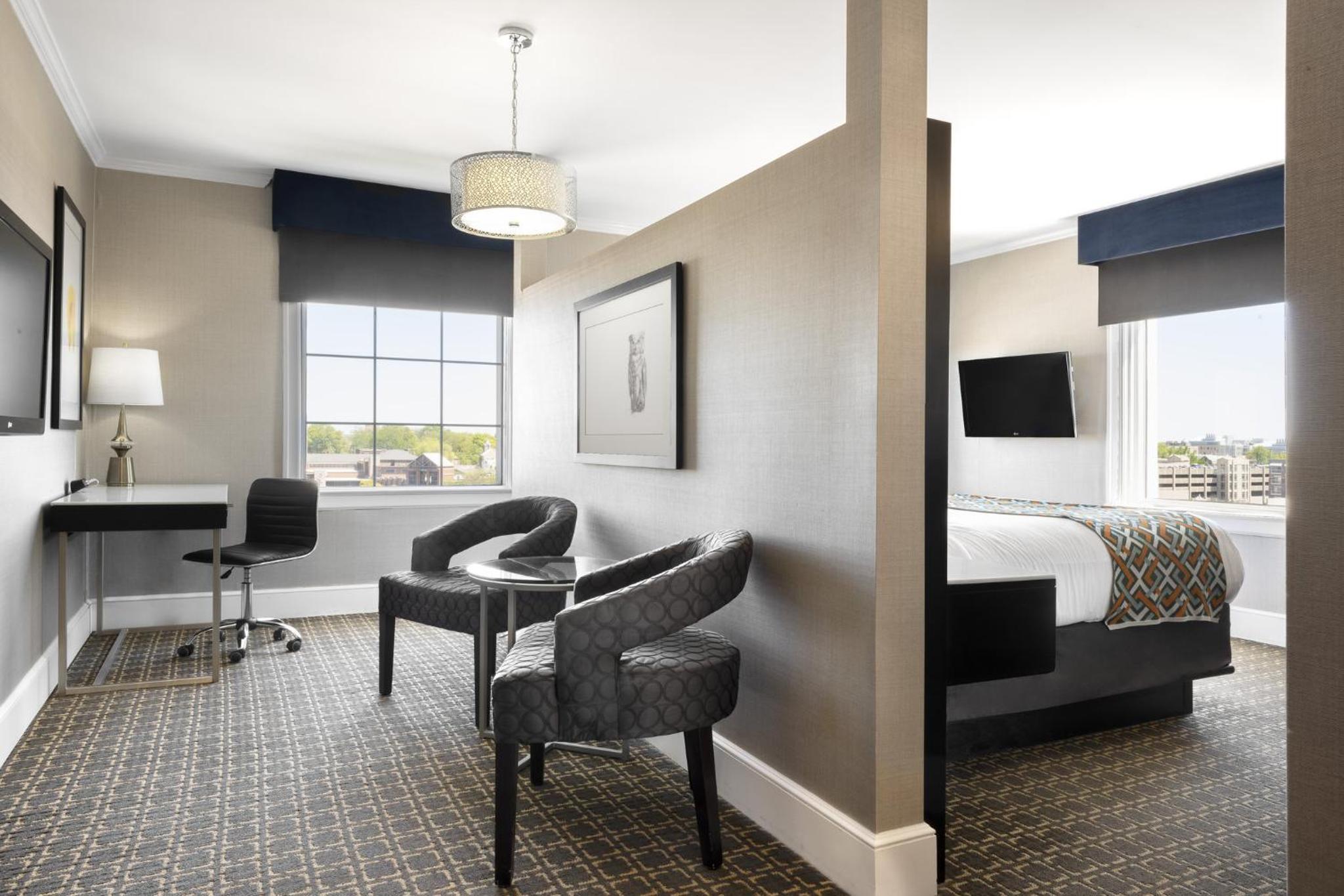 King Suite - Photo 1