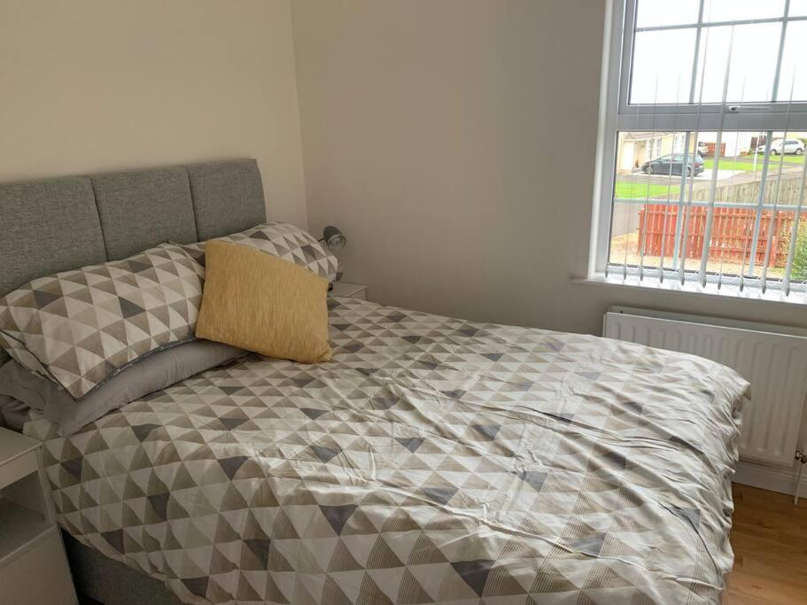 Three-Bedroom House photo 3