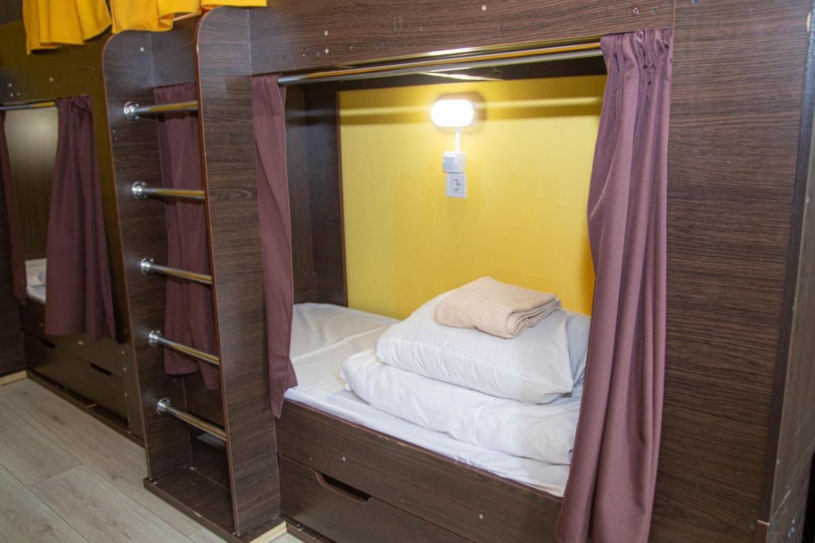 Bunk Bed In Mixed Dormitory Room photo 1