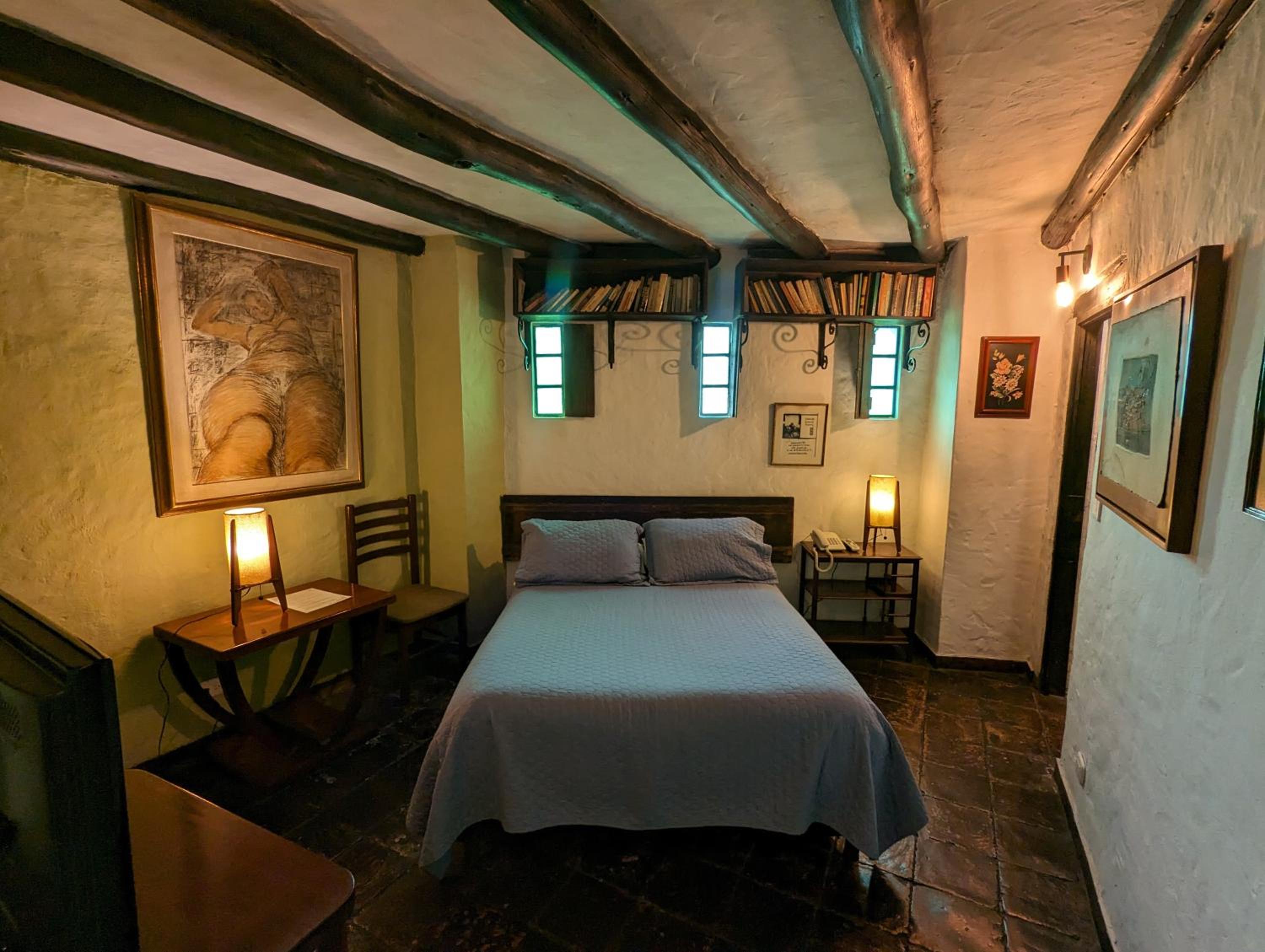 Double Room with Bath - Refugio