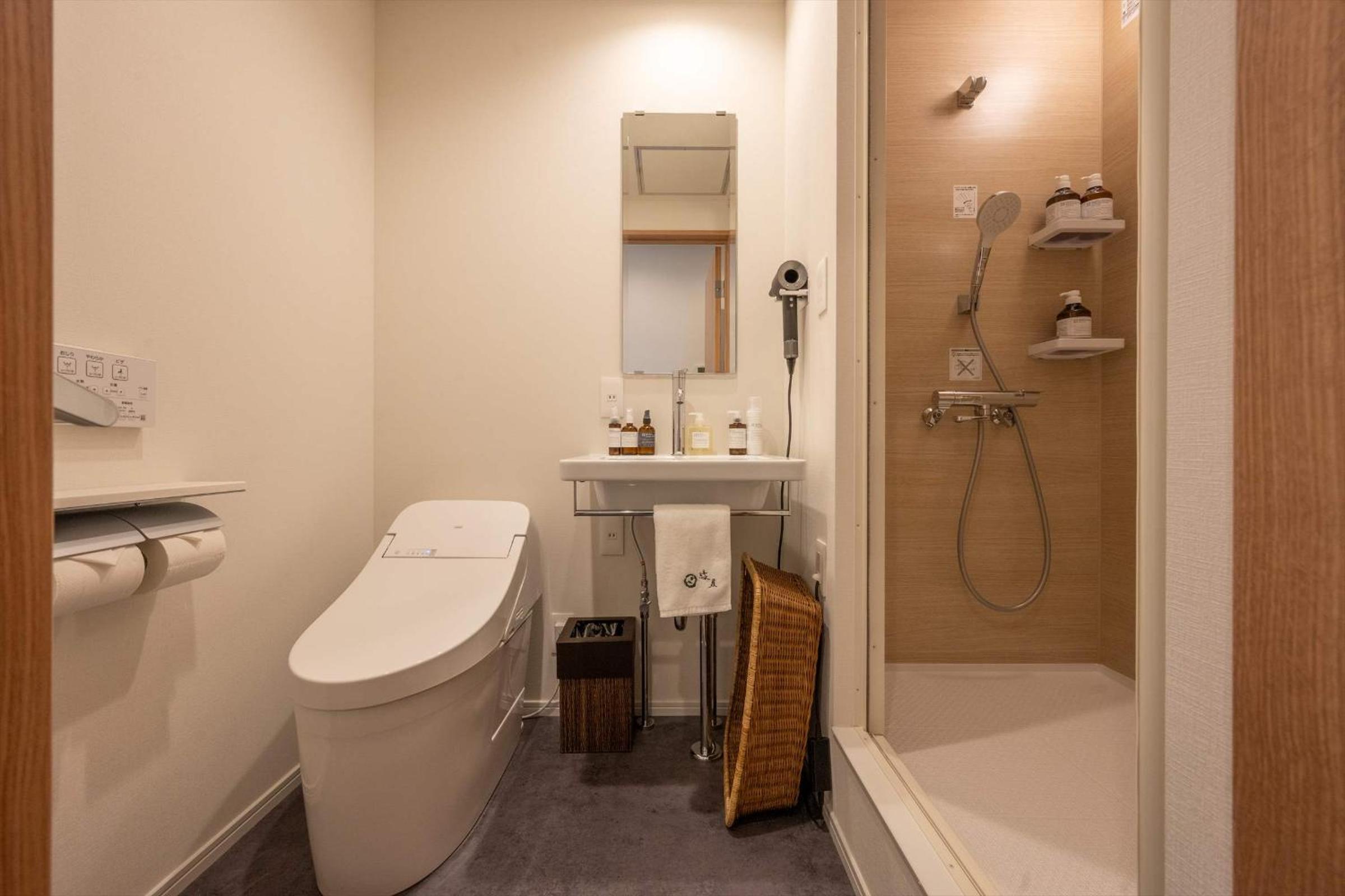 Standard Twin Room - Photo 6