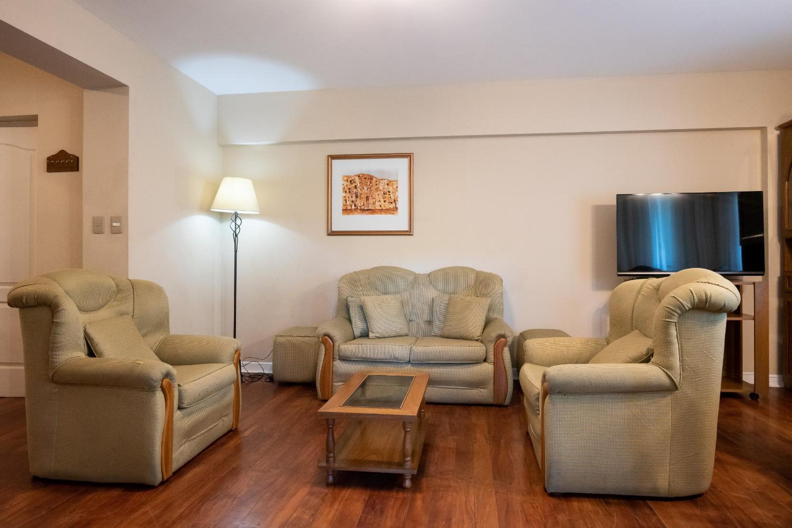 Three-Bedroom Apartment photo 3
