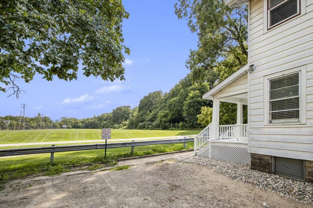 Four-Bedroom House photo 2