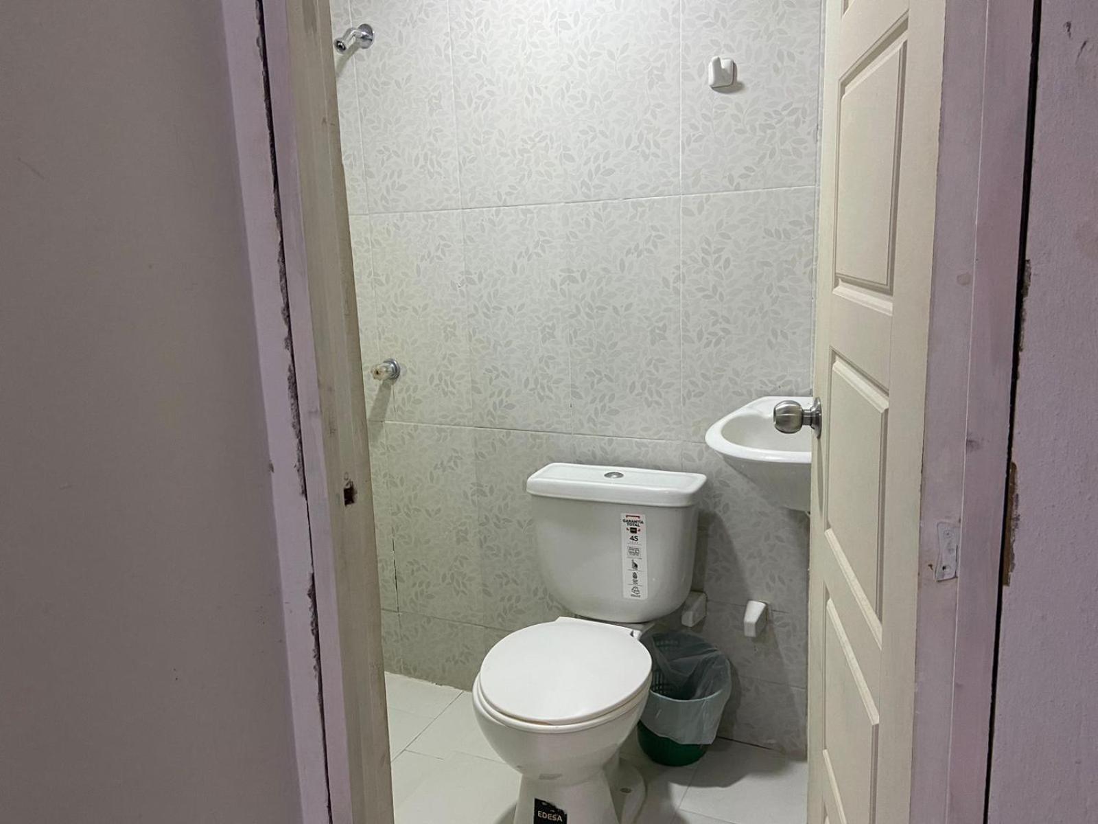 Single Room With Private Bathroom photo 2