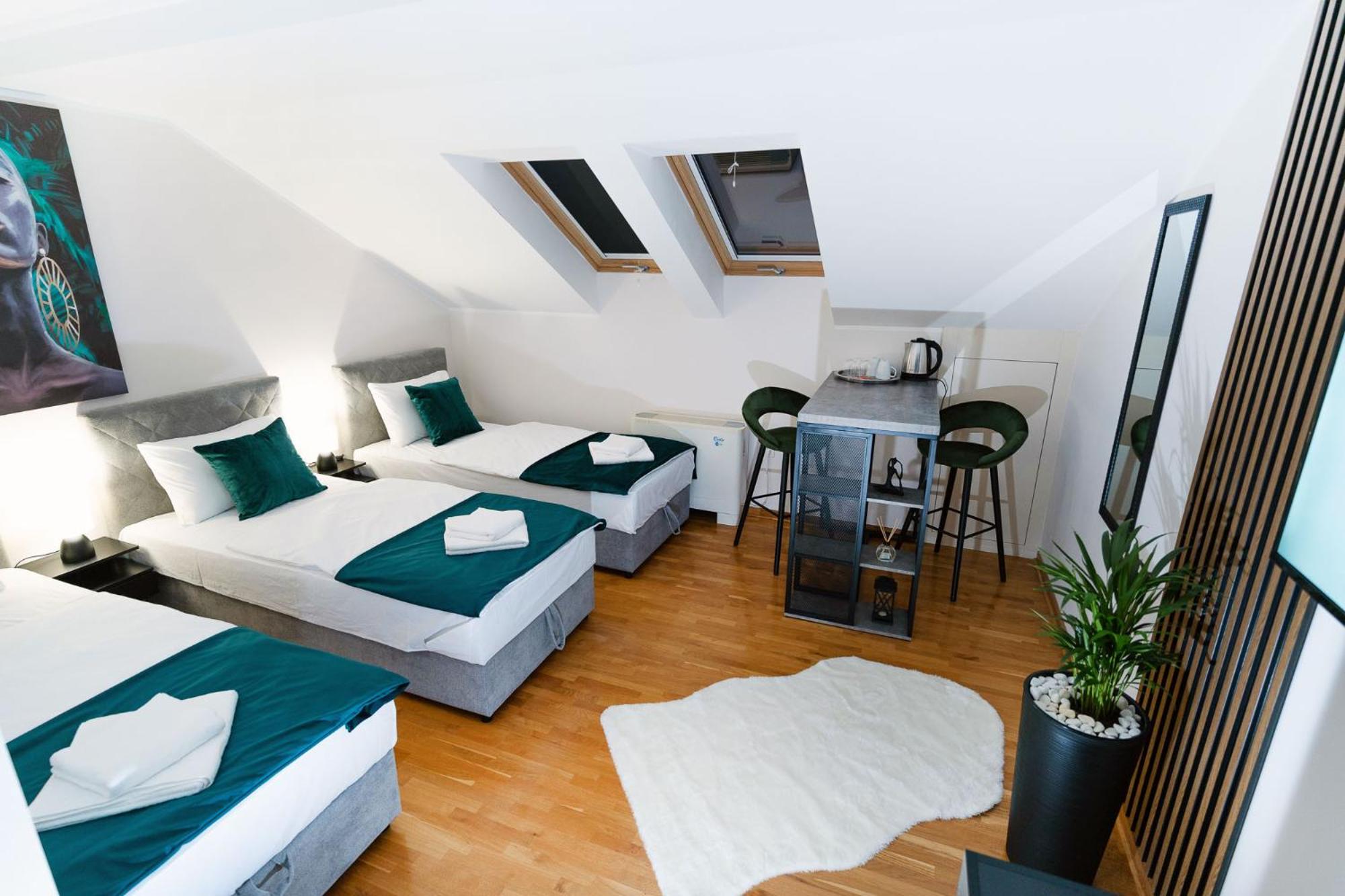 Deluxe Triple Room photo 2