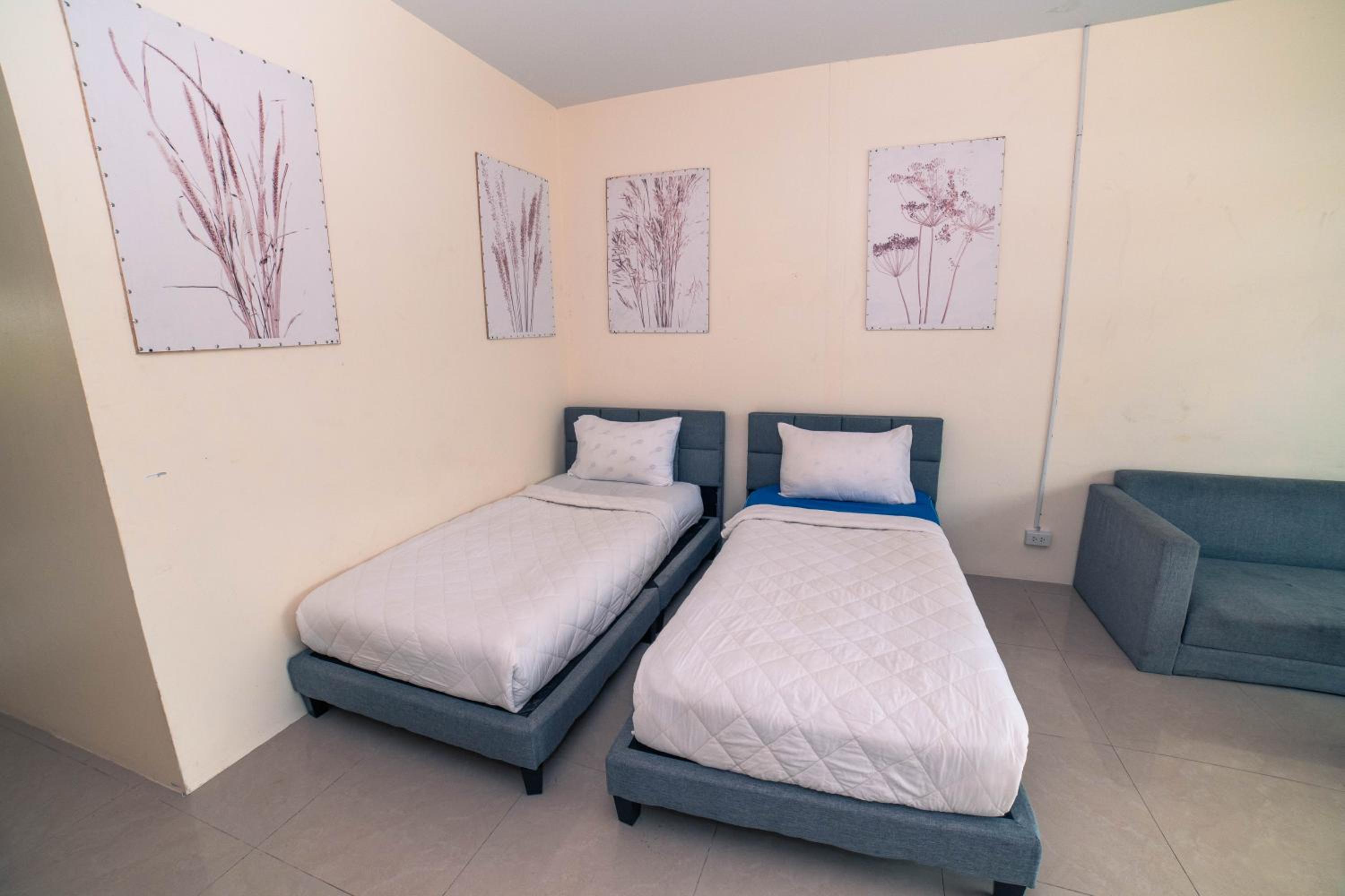 Bed in 4-Bed Dormitory Room photo 1