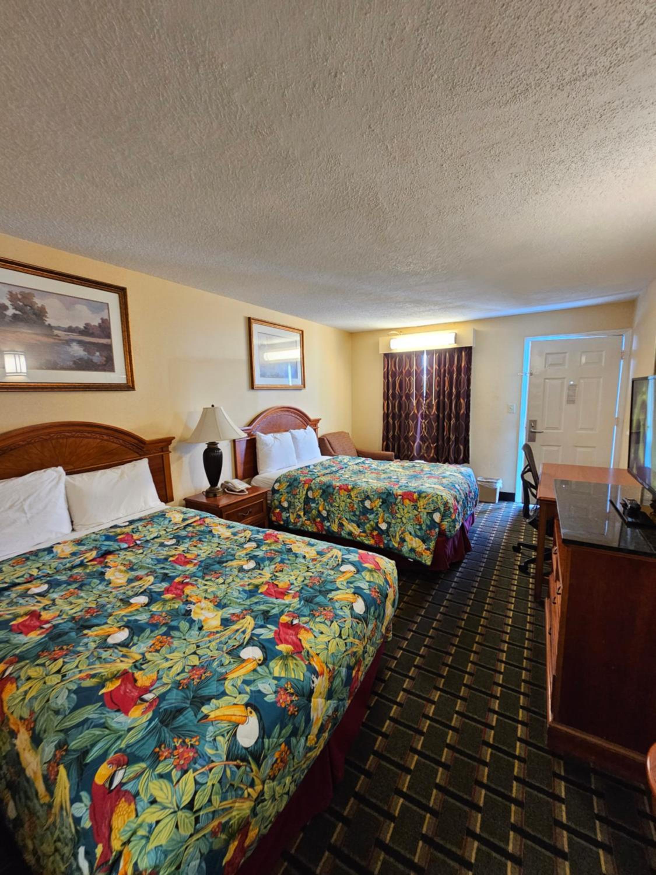 Two Double Beds Non Smoking - Photo 5