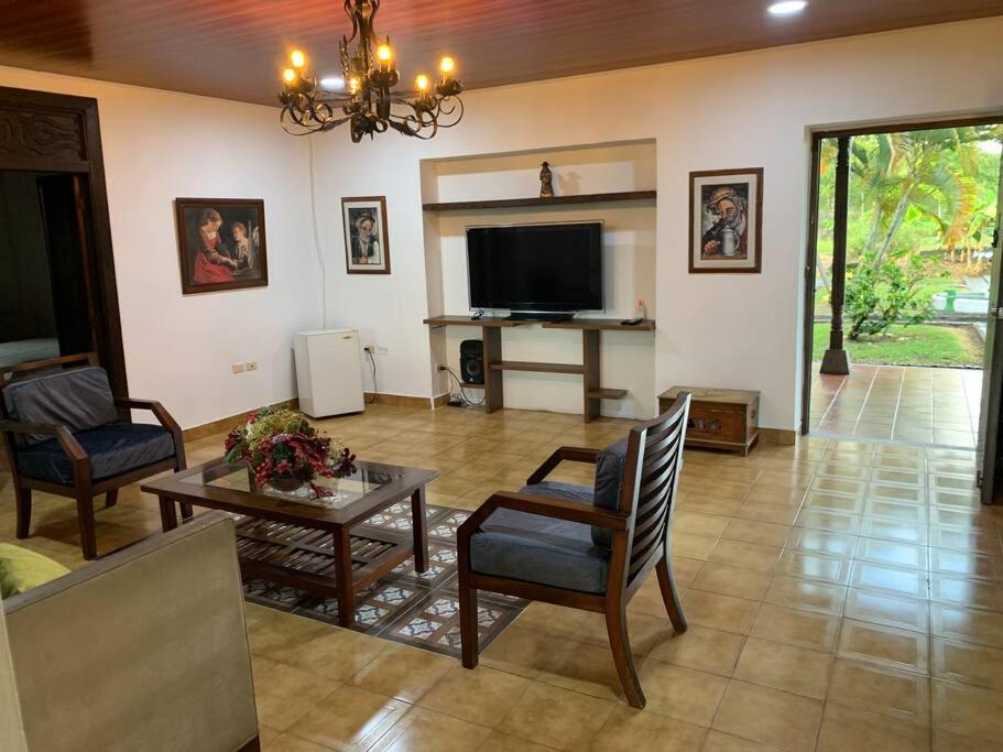 Villa photo 1