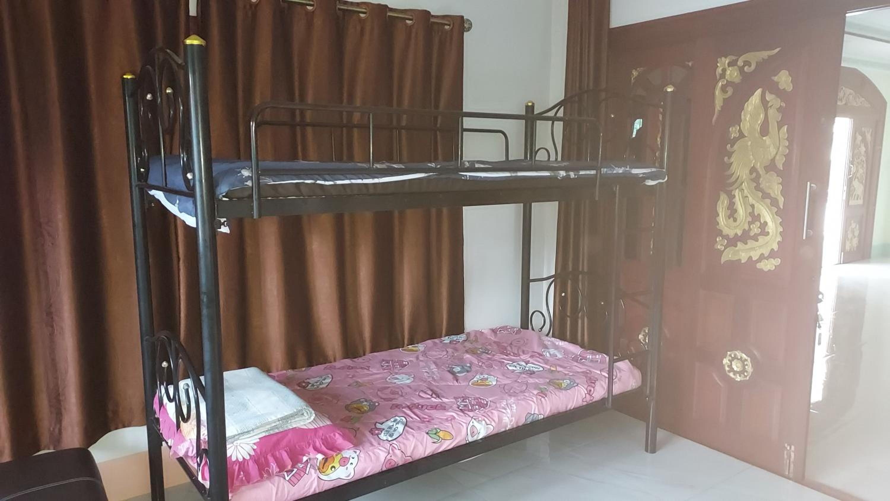 Double Room with Private Bathroom - Photo 4