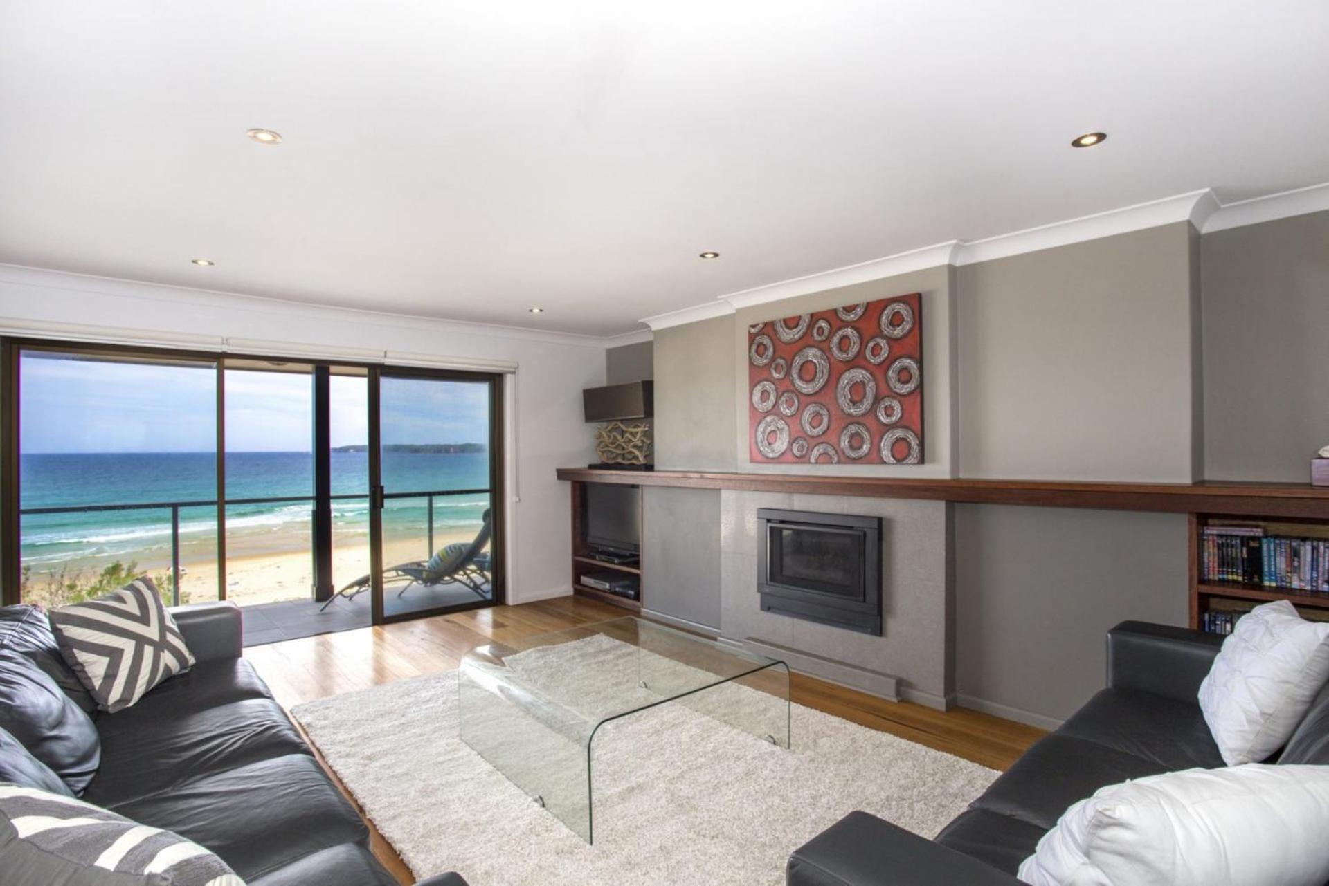 Five-Bedroom House photo 2