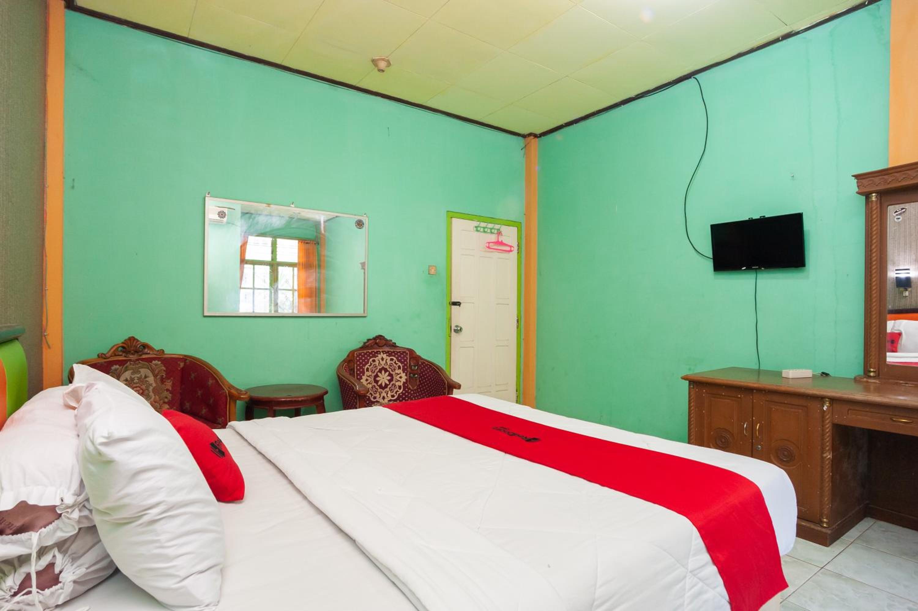 Deluxe Queen Room - Photo 3