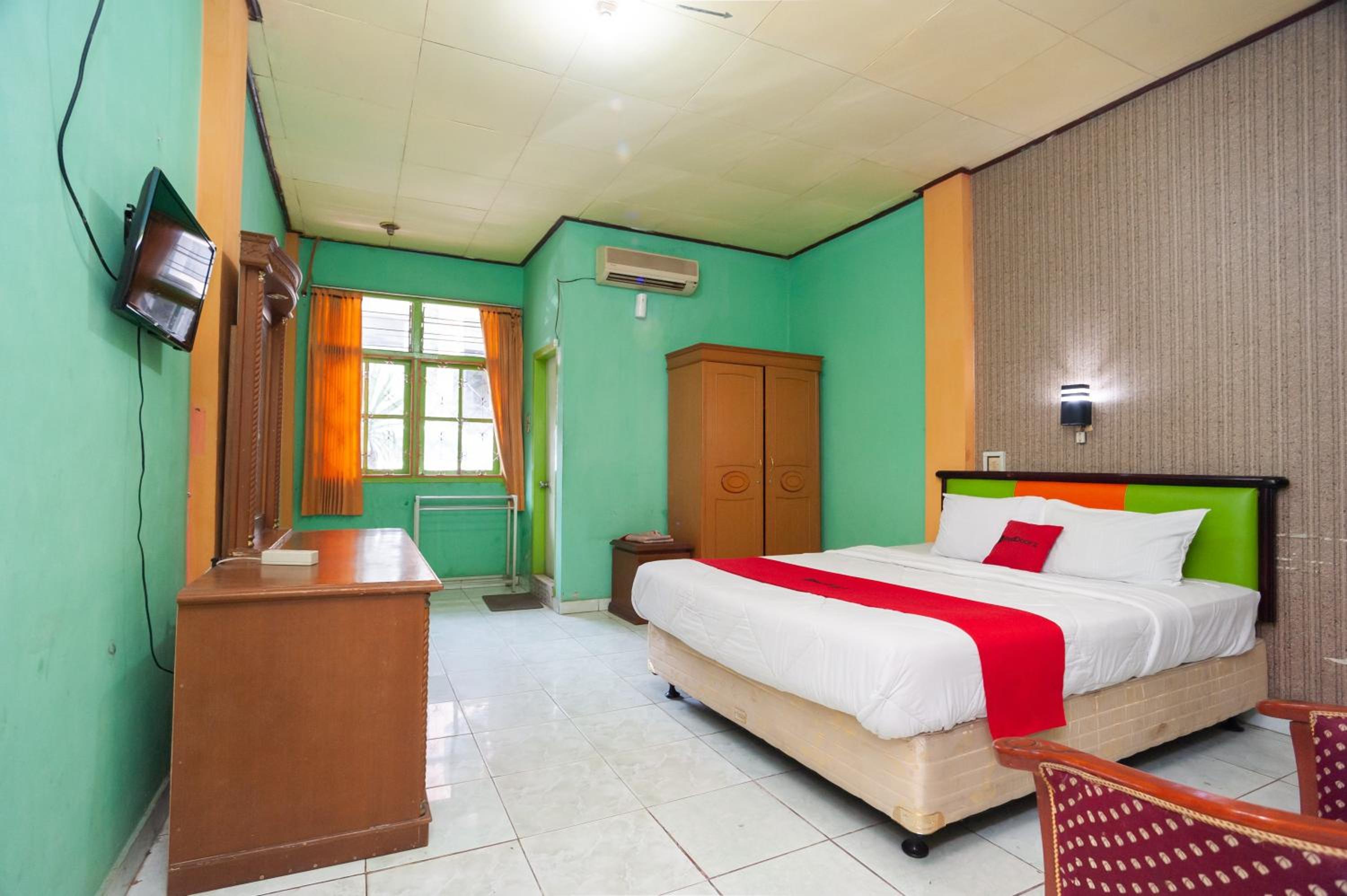 Deluxe Queen Room - Photo 2