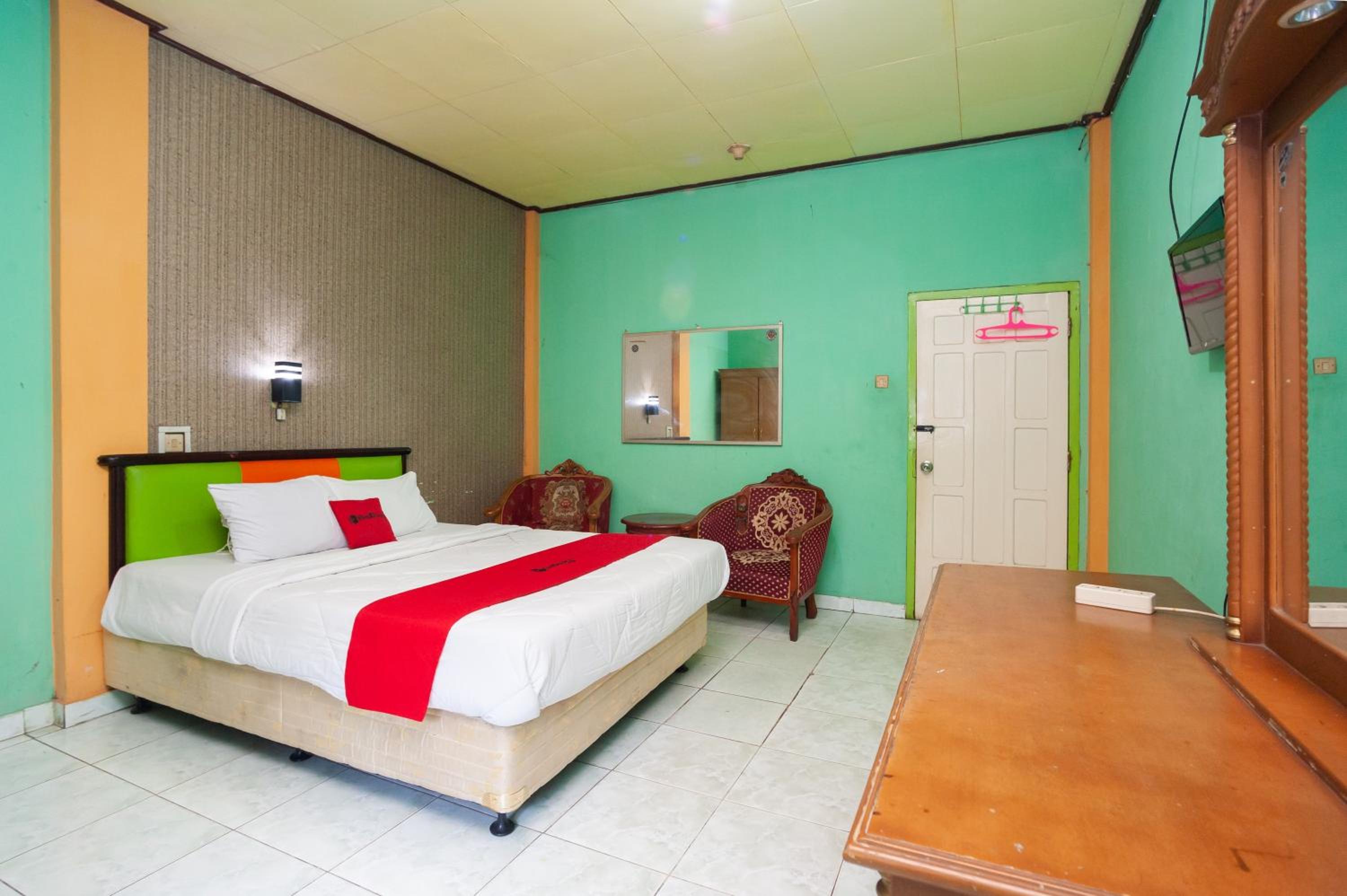 Deluxe Queen Room - Photo 1