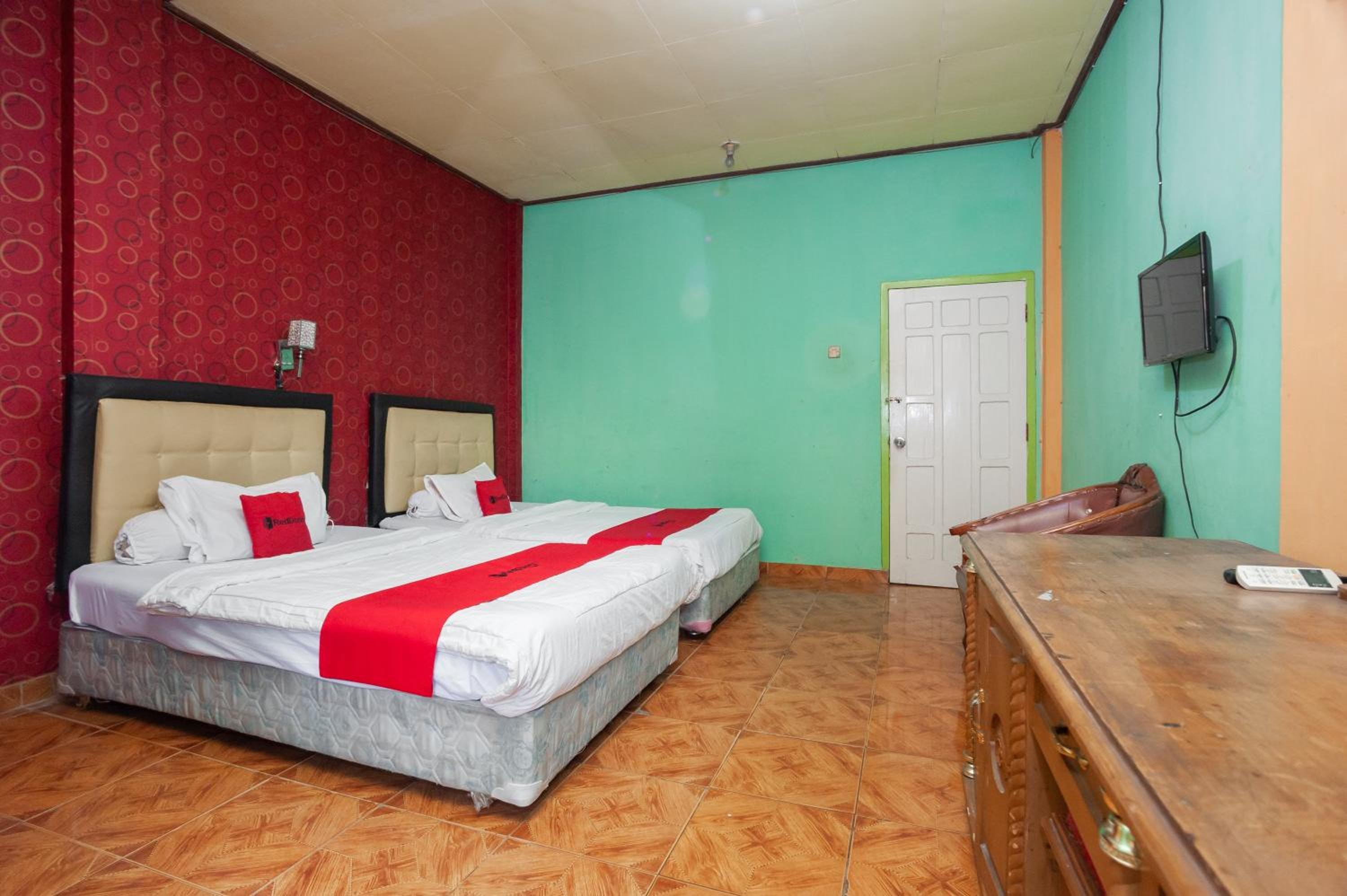 Twin Room - Photo 3
