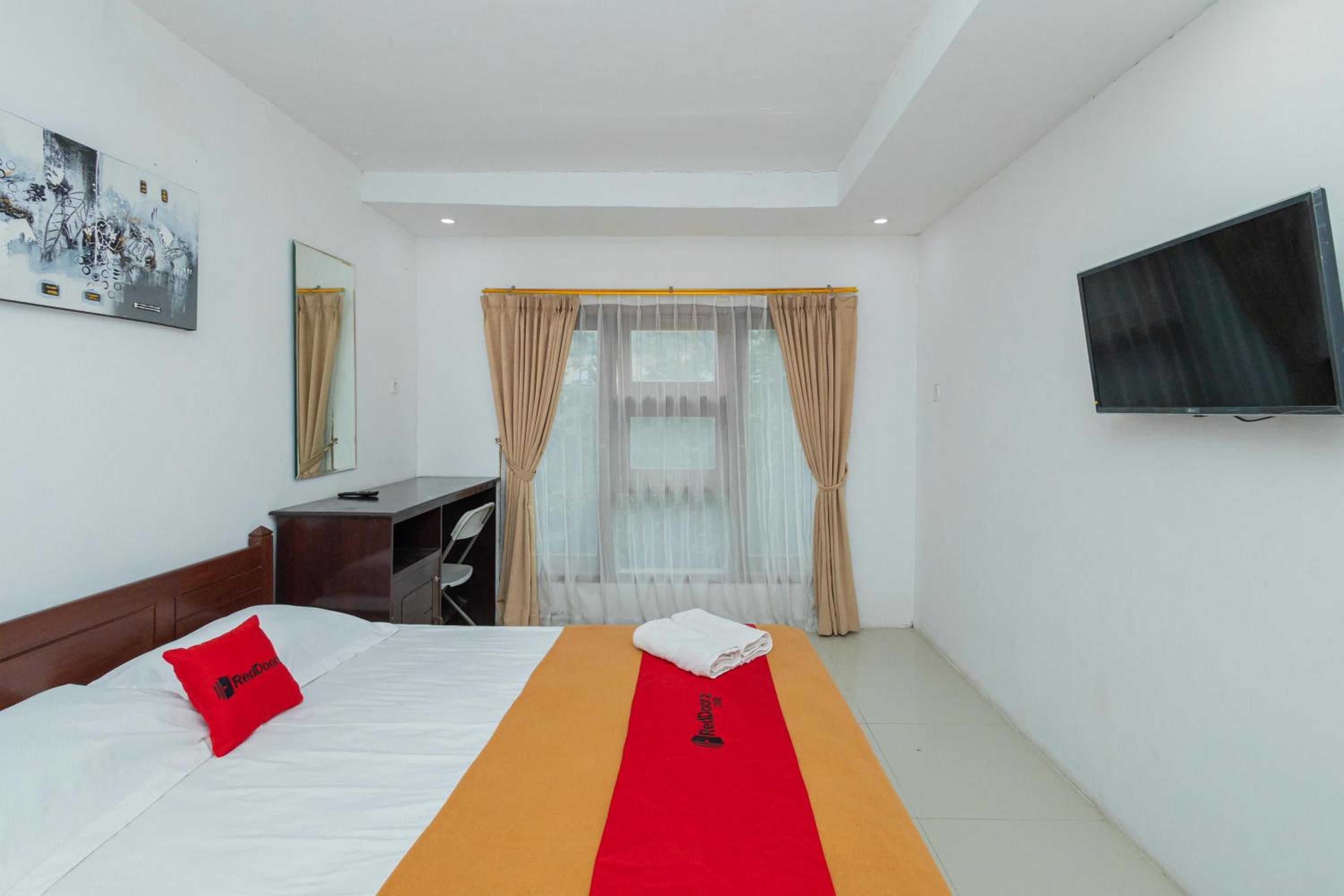 Deluxe Room - Photo 5