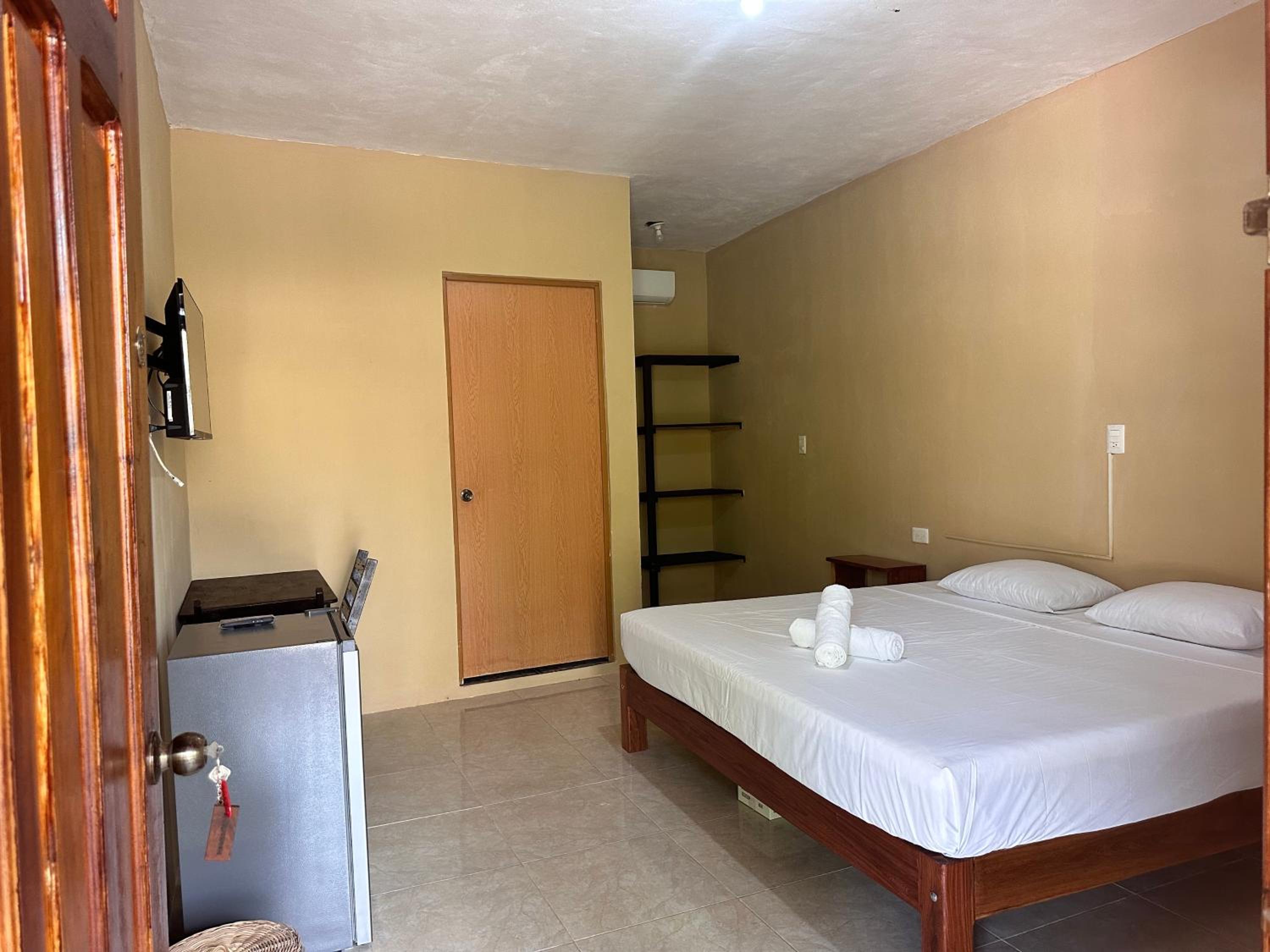 Deluxe Room (2 Adults + 1 Child) photo 1