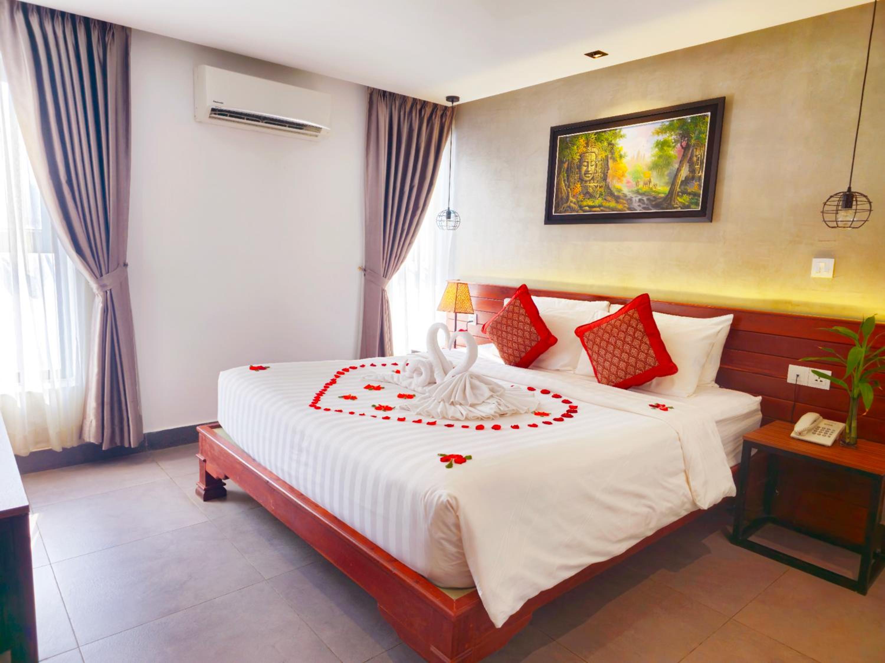 Executive Suite - Photo 4