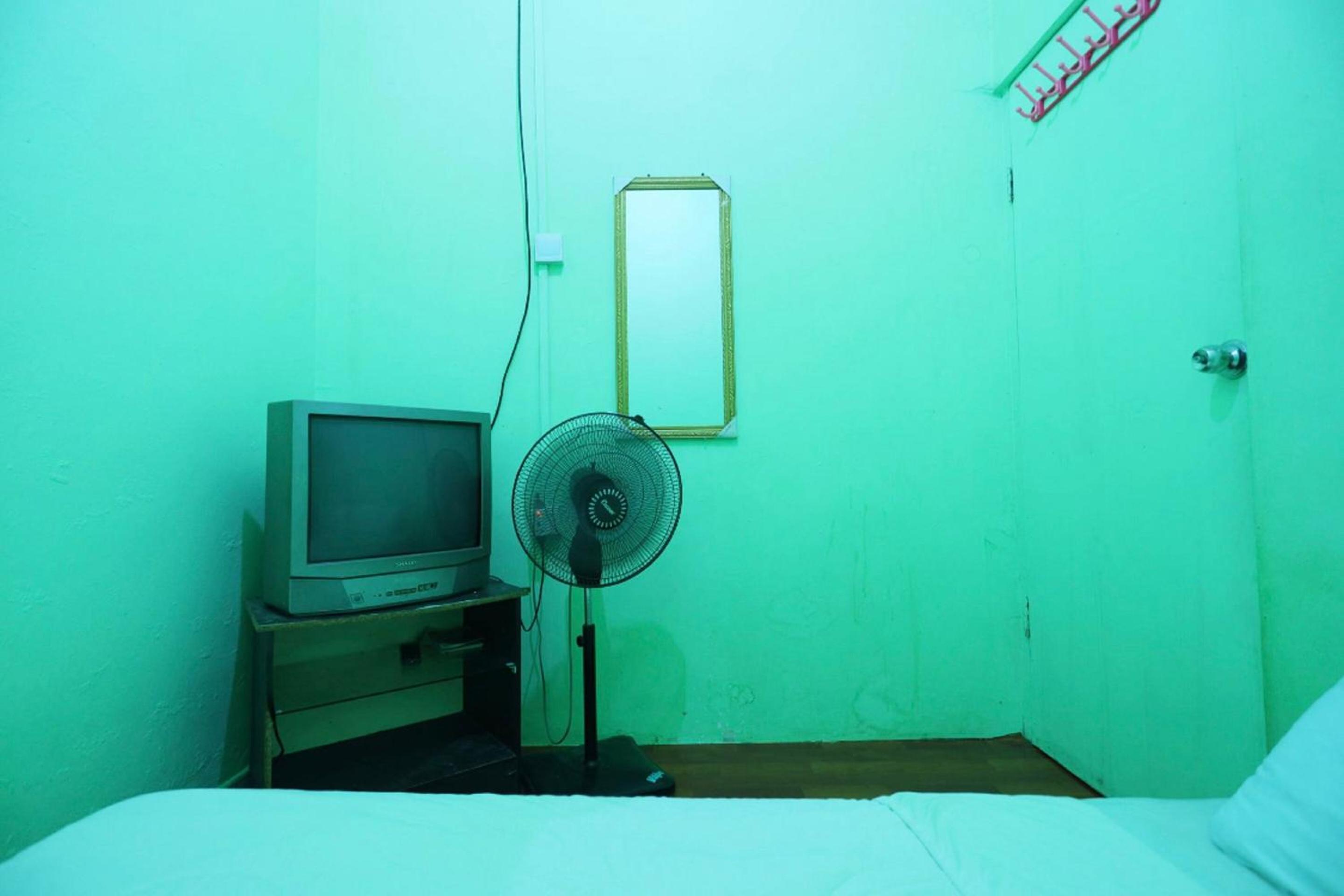 Budget Double Room - Photo 4