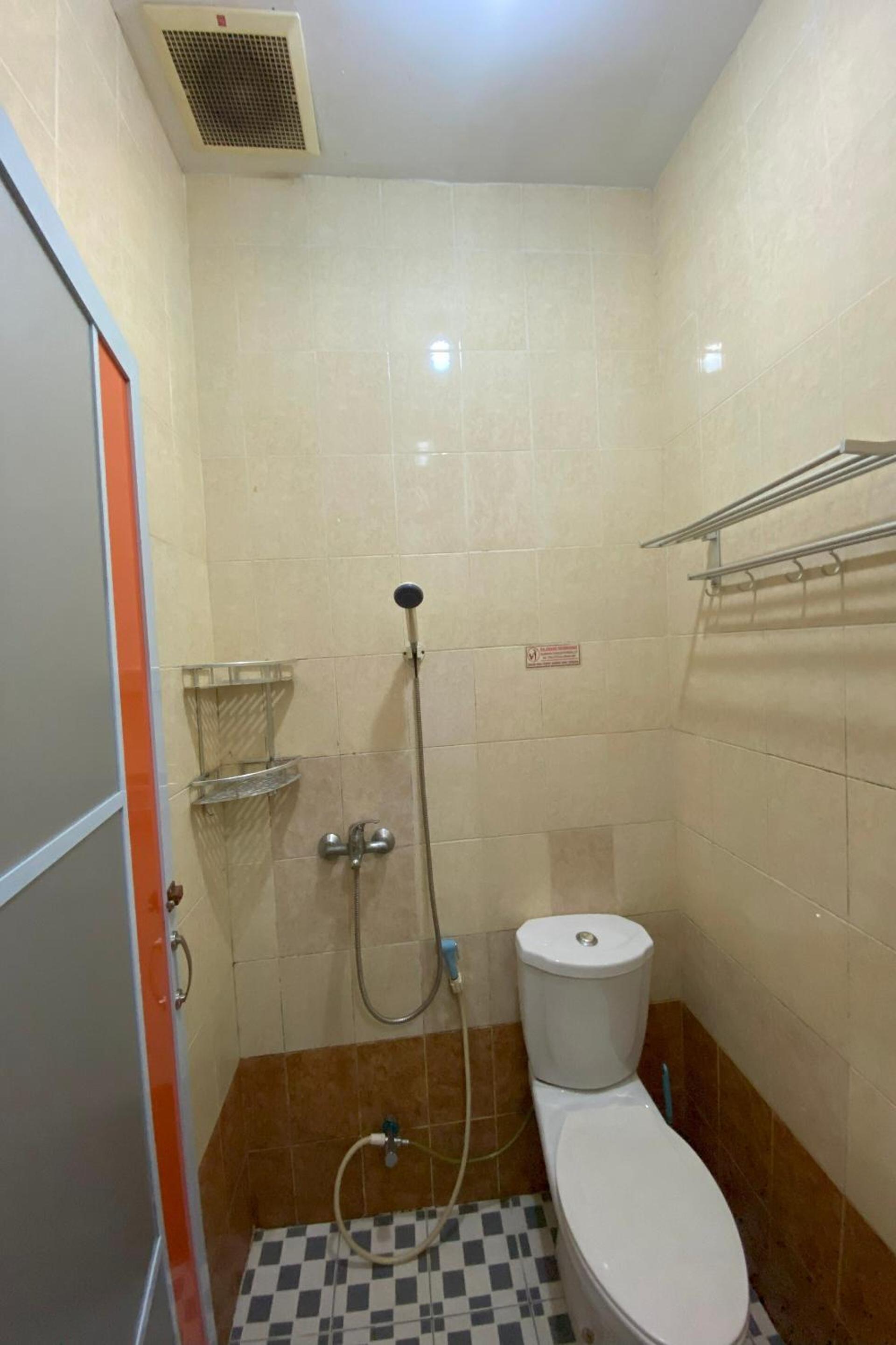 Budget Double Room - Photo 5