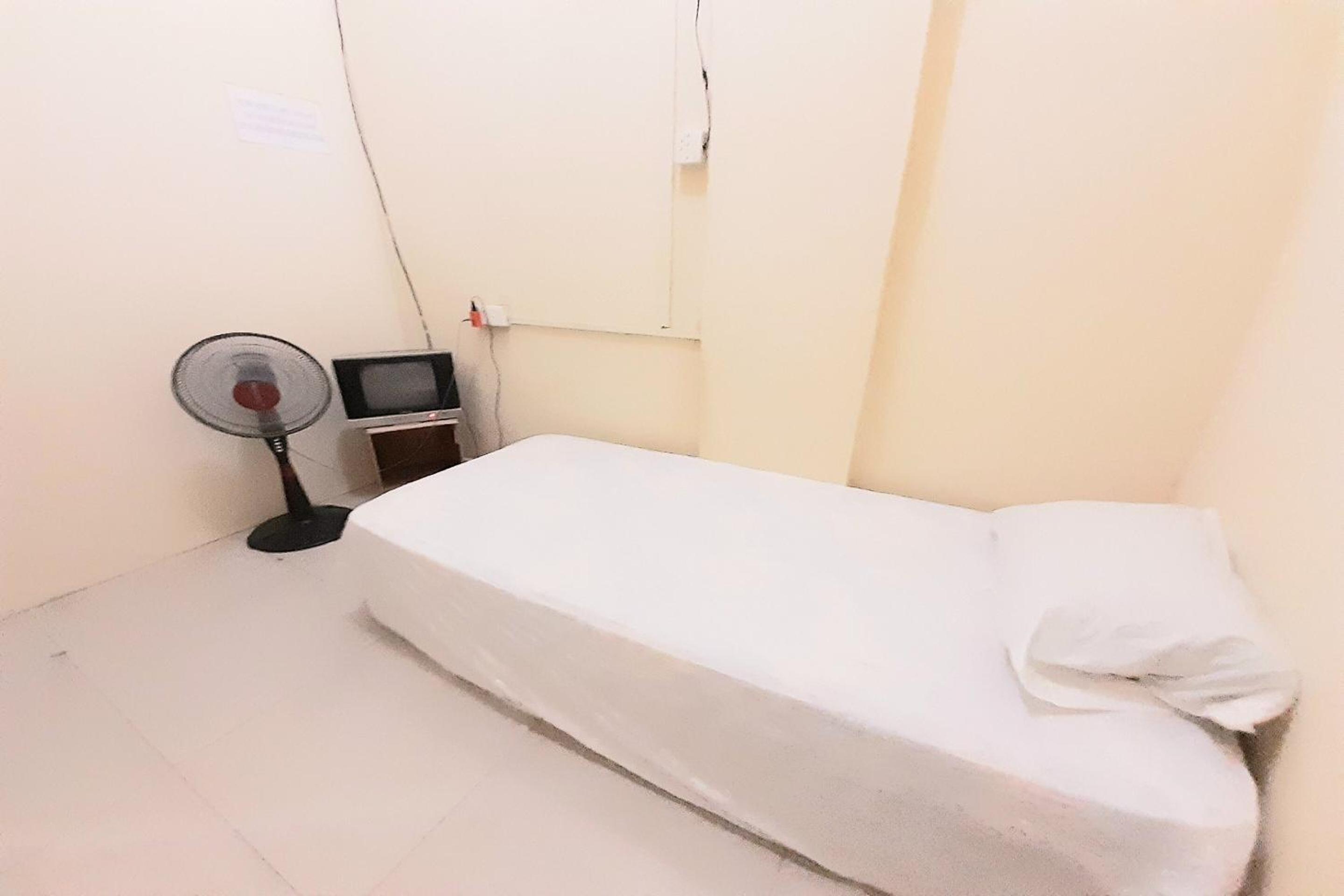 Small Single Room photo 3