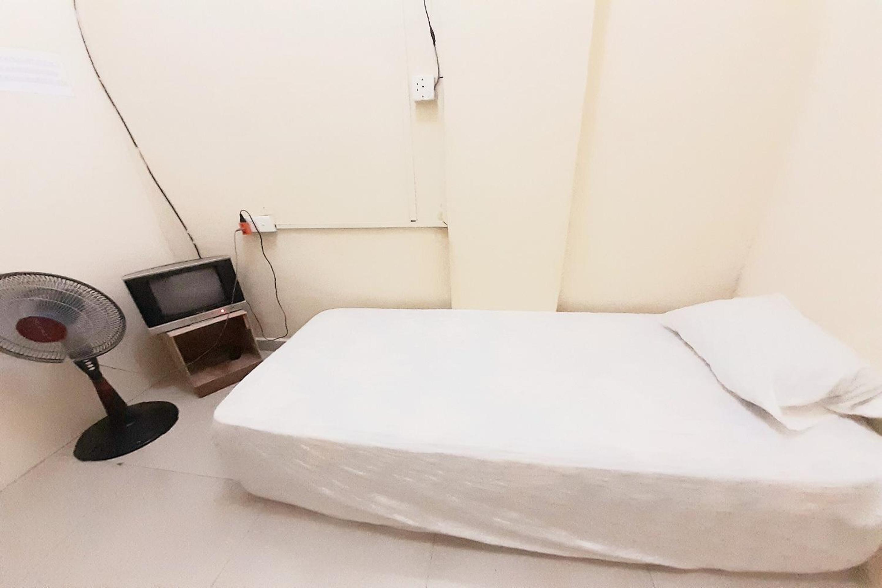 Small Single Room photo 2