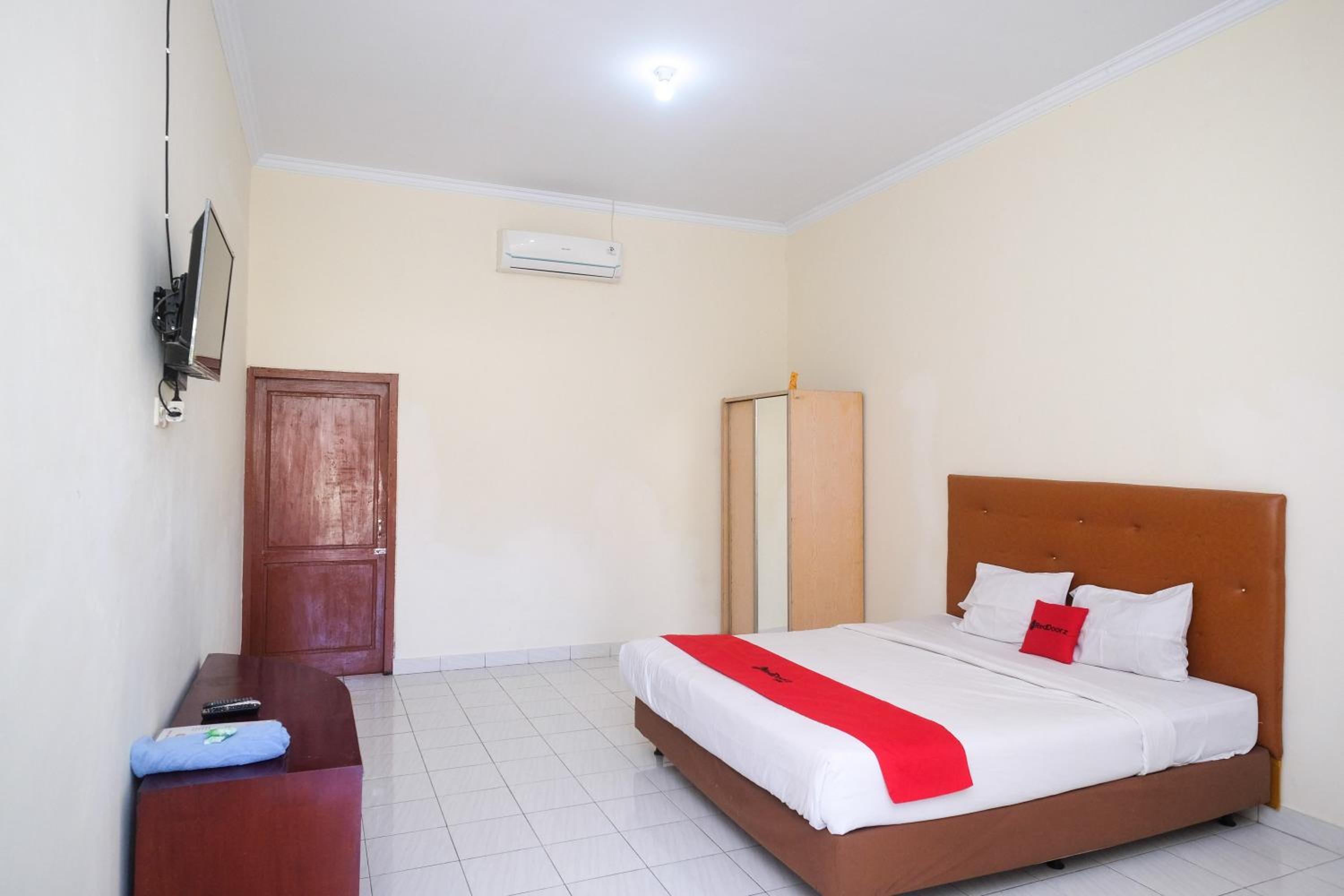Deluxe Double Room - Photo 12